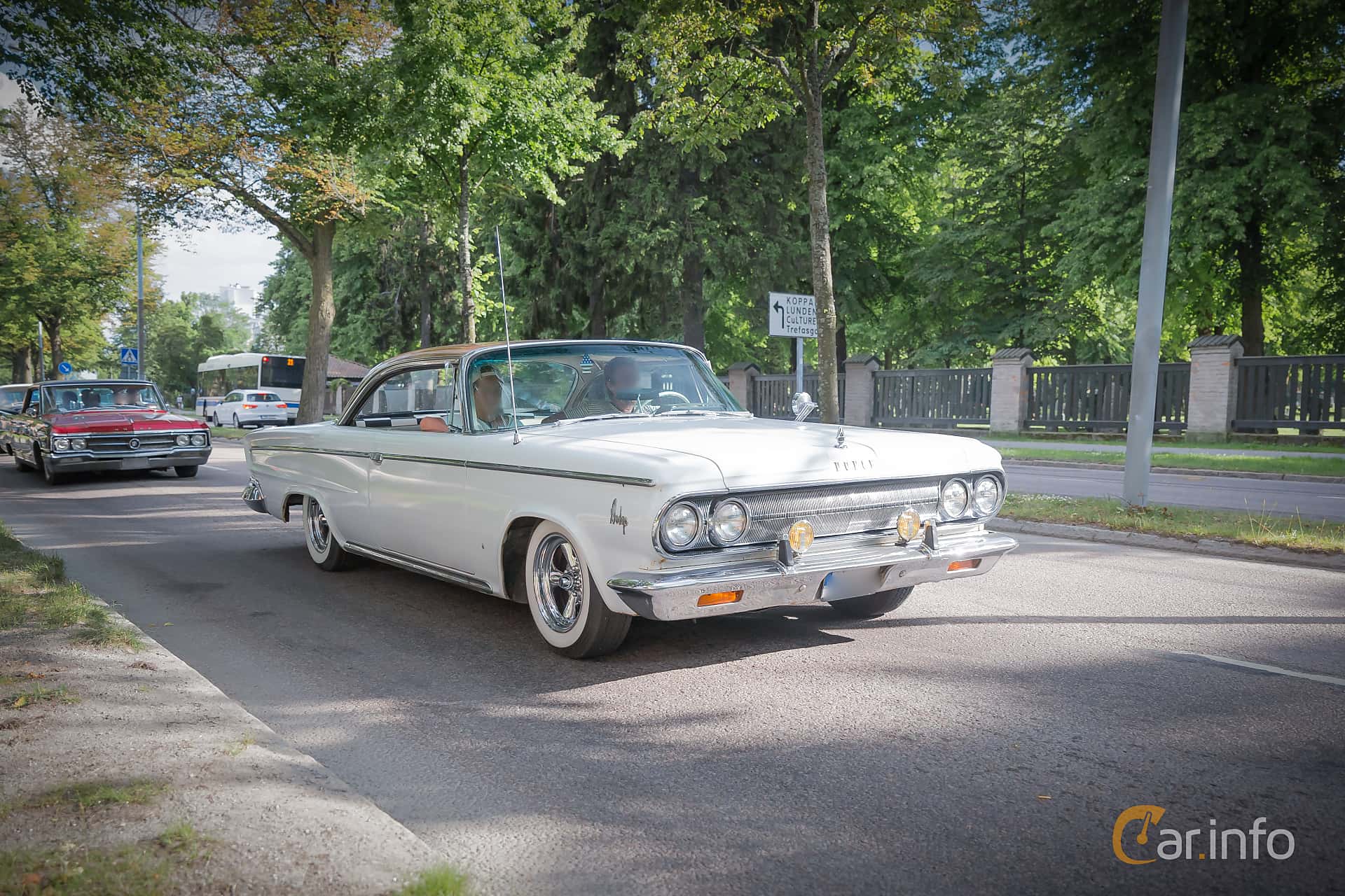Dodge Custom 880 2-door Hardtop 6.3 V8 Manual, 309hp, 1963