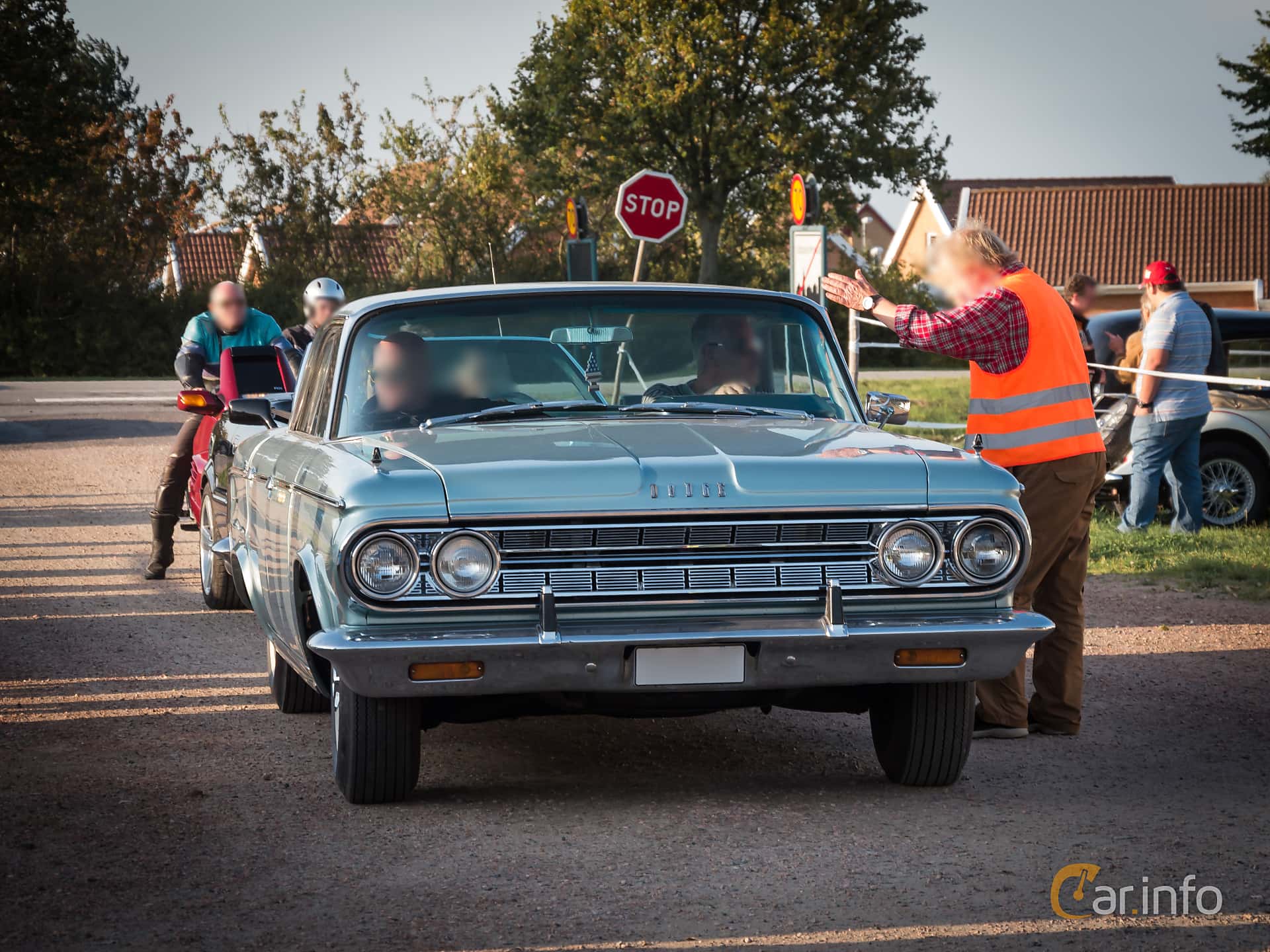 Dodge Custom 880 4-door Hardtop 5.9 V8 TorqueFlite, 309hp, 1964