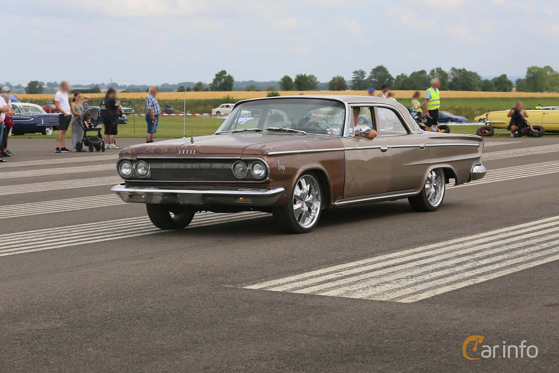 Dodge 880 Sedan generation TA3-L 6.3 V8 Manual, 3-speed