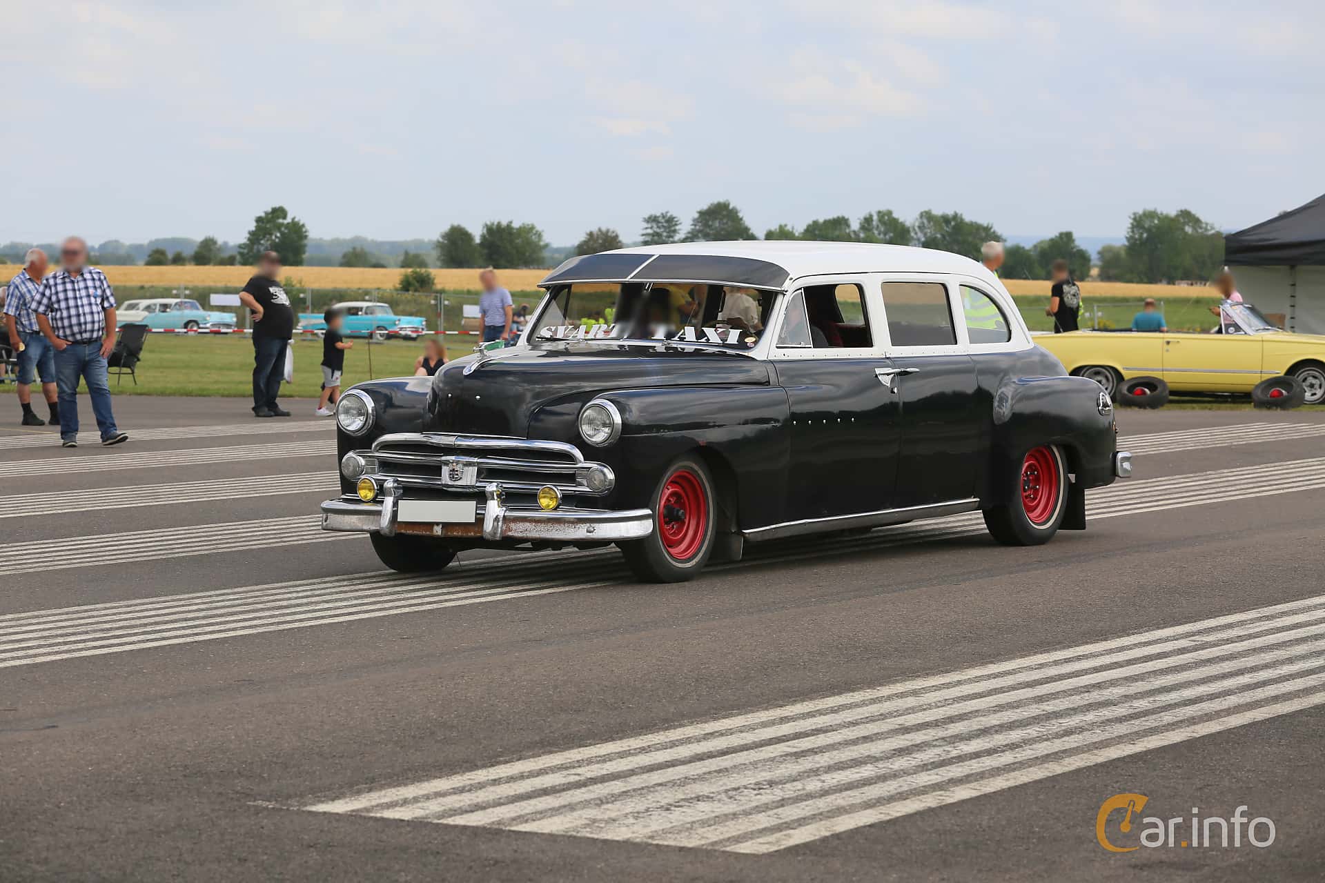 Dodge Coronet 8-passenger Sedan 3.8 Manual, 105hp, 1950