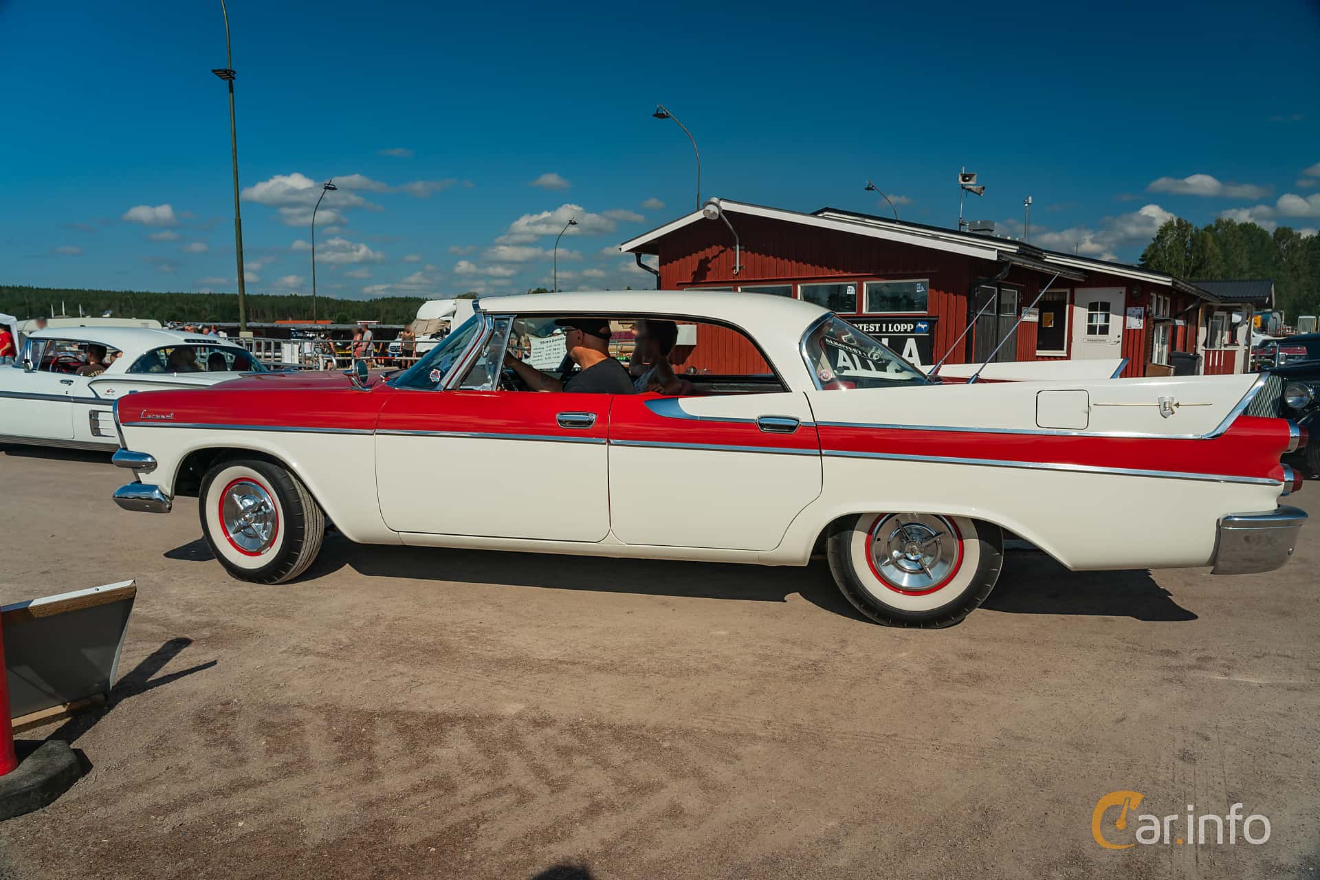 Dodge Coronet Lancer 4-door 5.3 V8 314hp, 1957