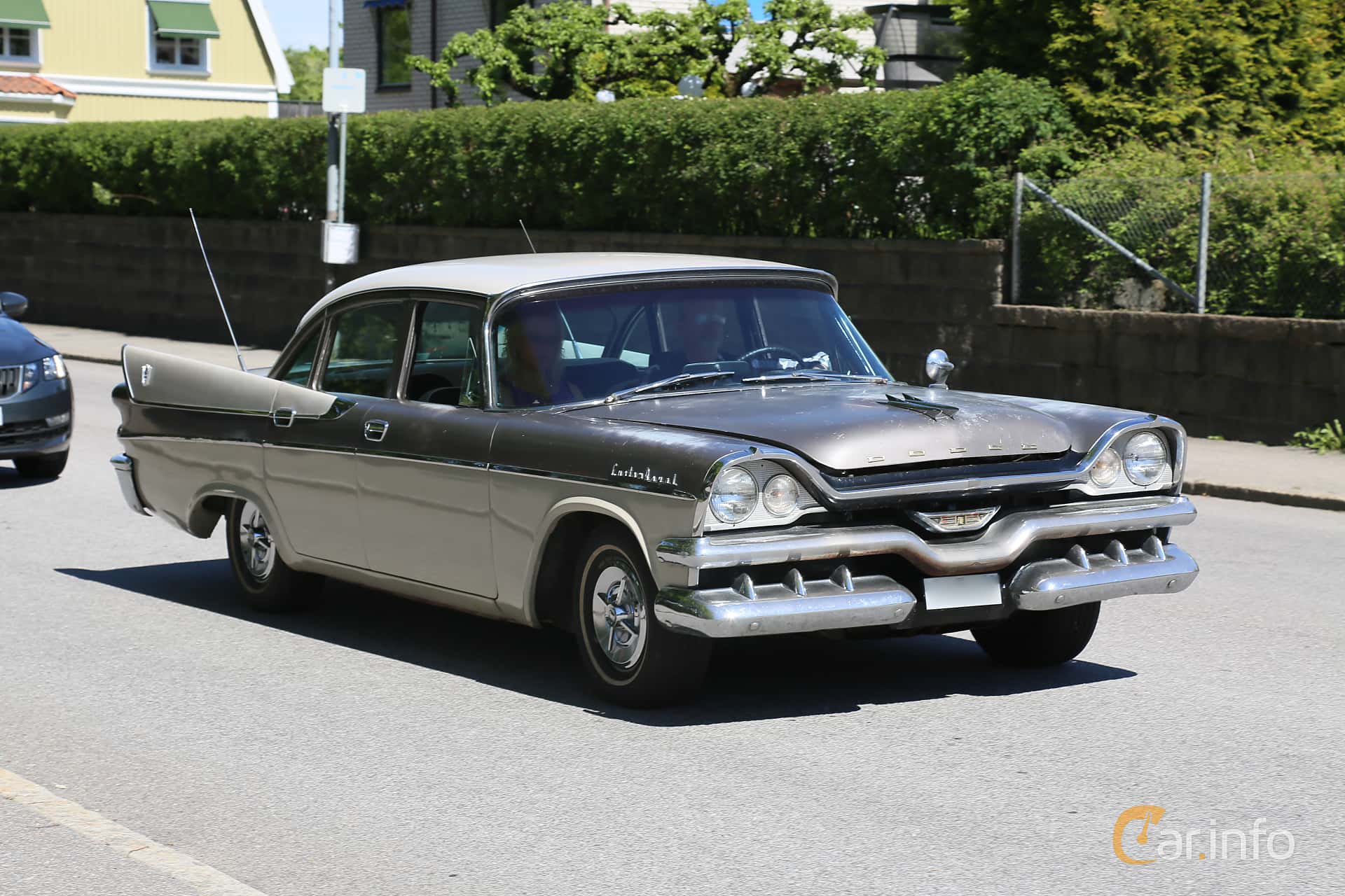 Dodge Custom Royal Sedan 5.3 V8 TorqueFlite, 264hp, 1957