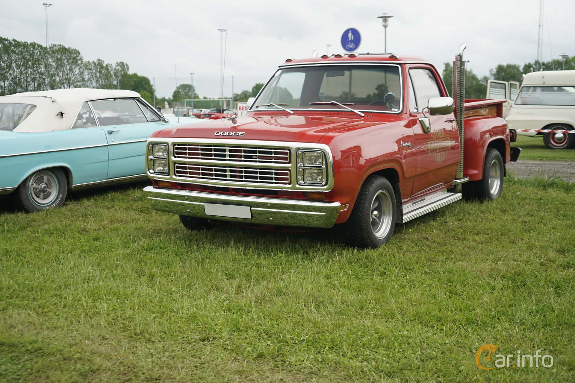 Dodge D Series 2-door Pickup 5.9 V8  Automatic, 182hp, 1980