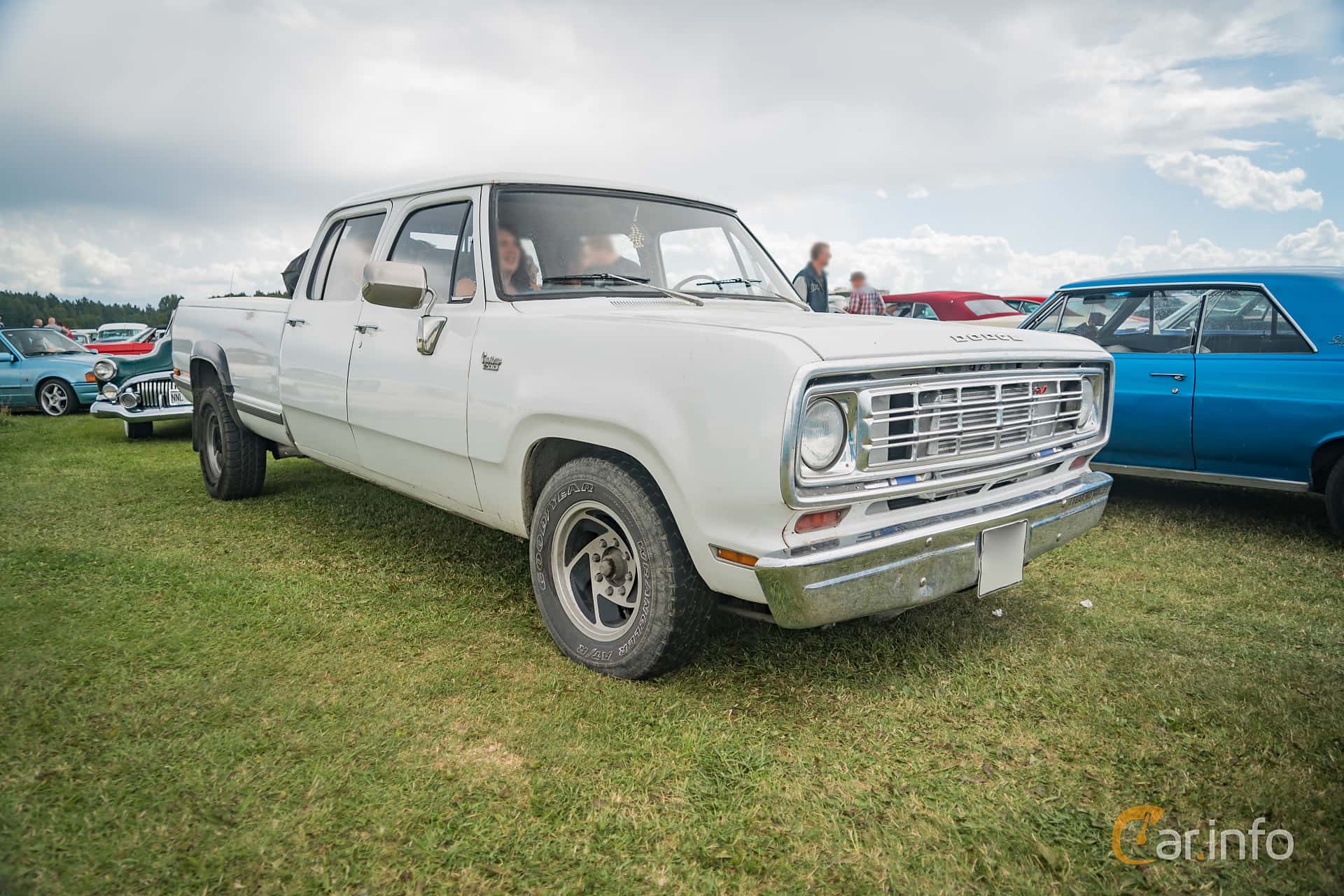 Dodge D Series 4-door Pickup 5.2 V8 Automatic, 162hp, 1980