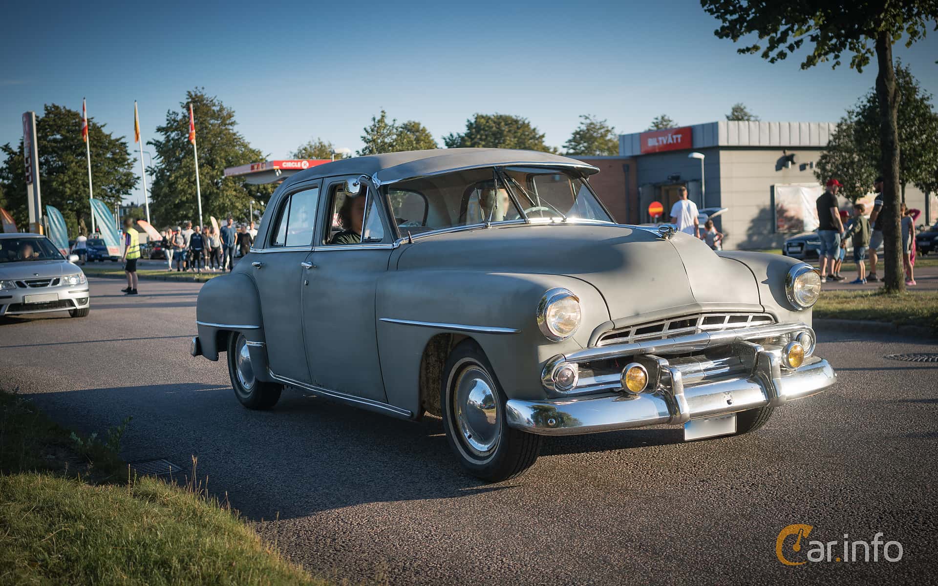 Dodge Kingsway Custom 4-door Sedan 3.6 Manual, 98hp, 1951