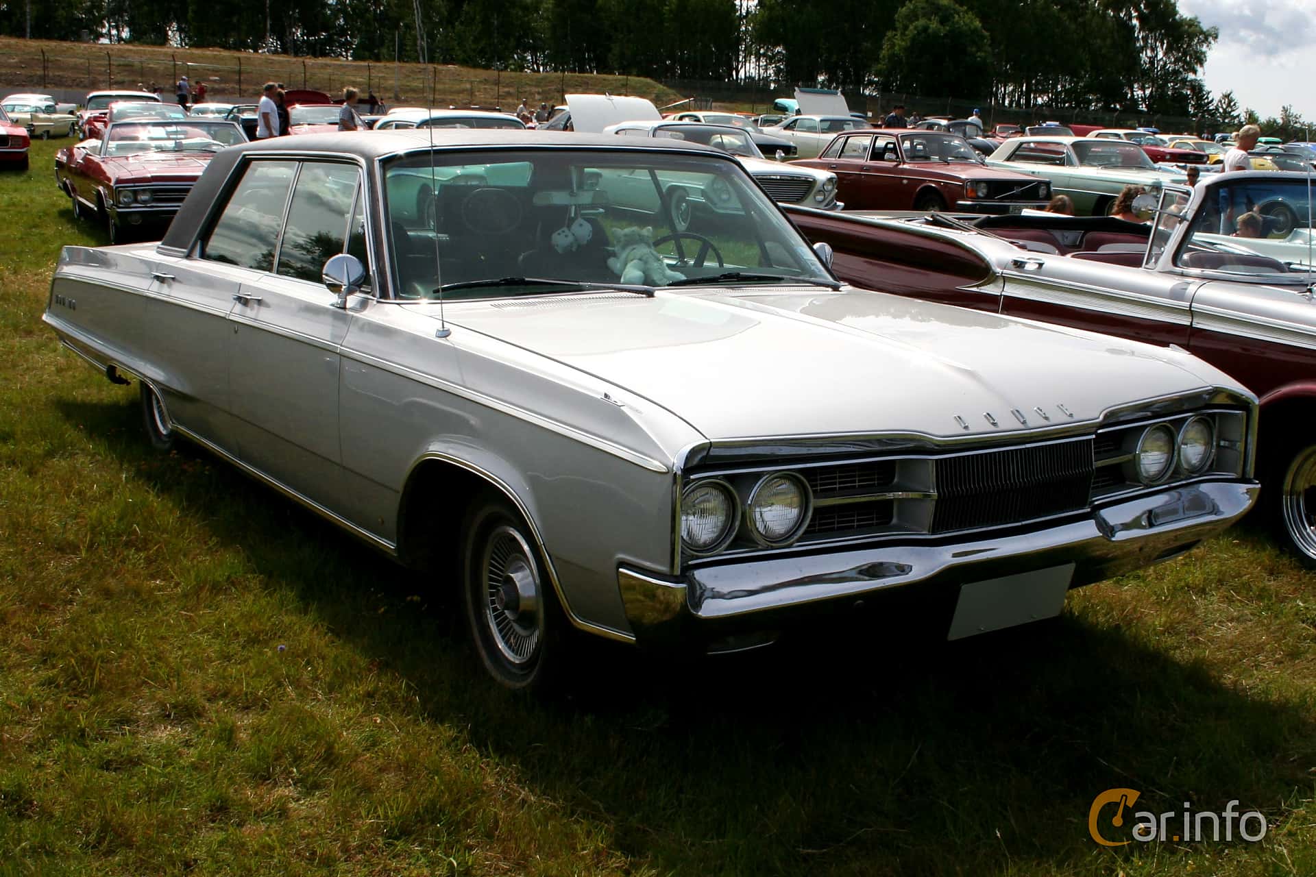 Dodge Monaco 4-door Hardtop 6.3 V8 TorqueFlite, 329hp, 1967