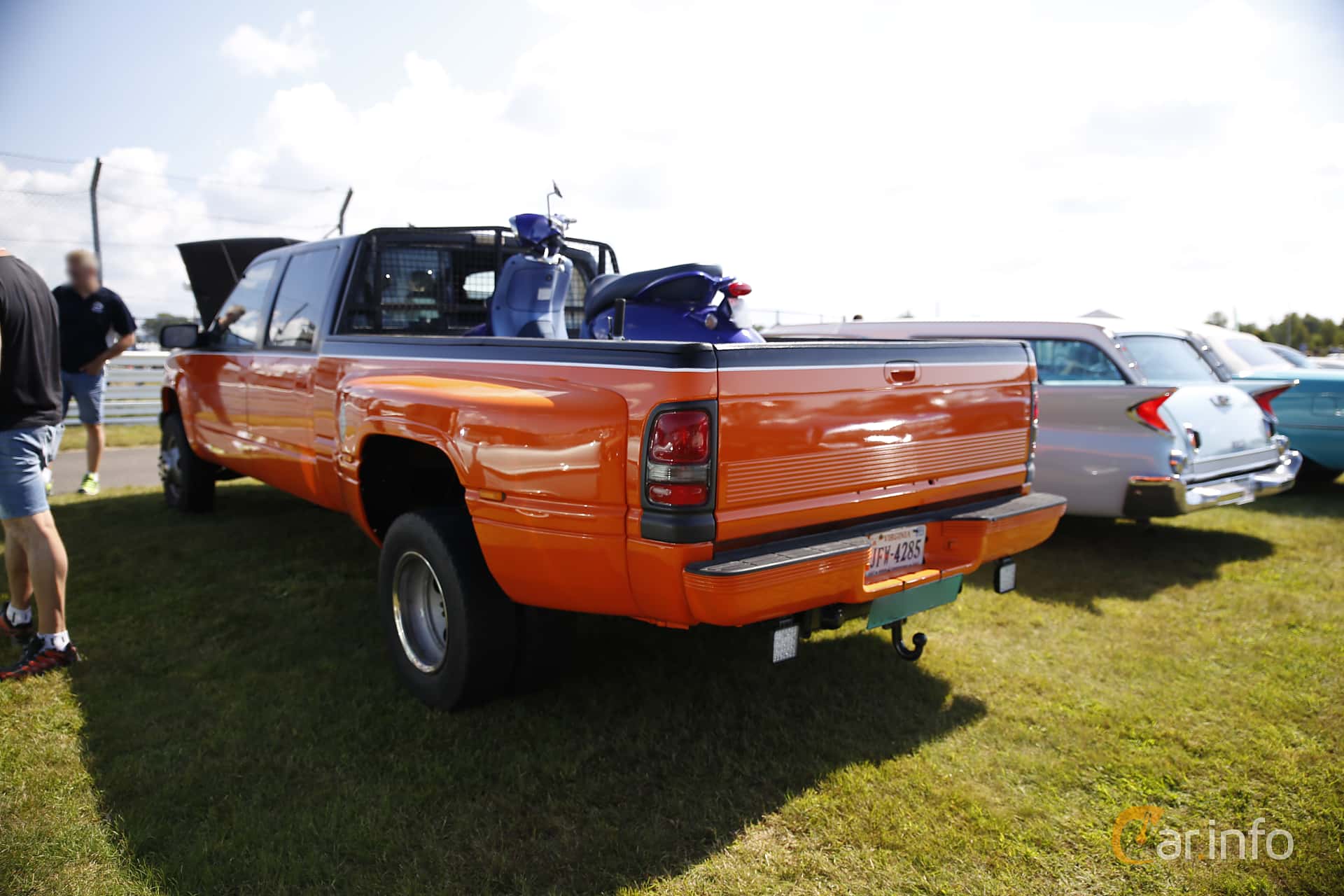 Dodge Ram 3500 Mega Cab 5.9 309hp, 2003