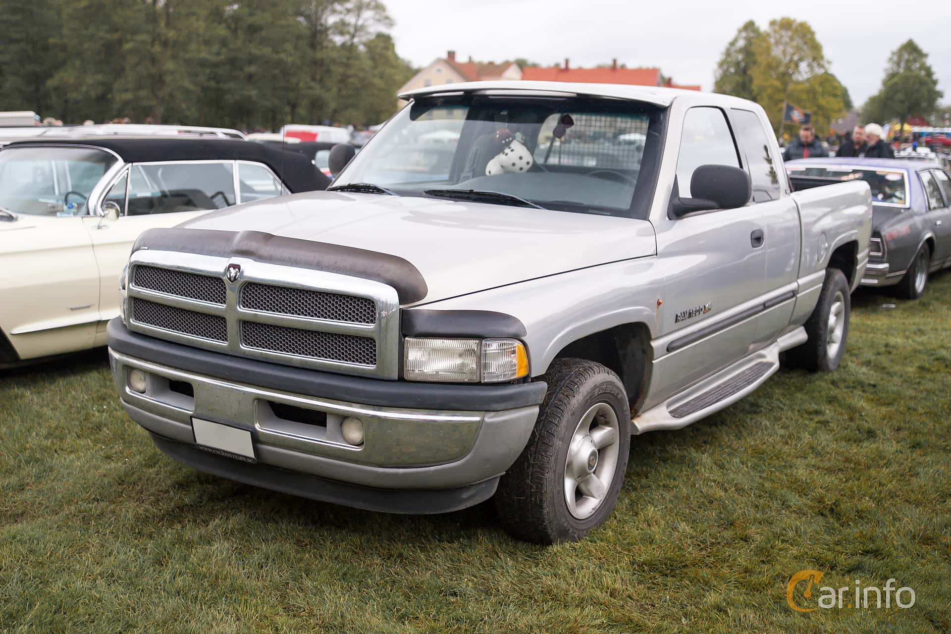 Dodge Ram 1500 Quad Cab 5.2 V8 Automatic, 233hp, 2000