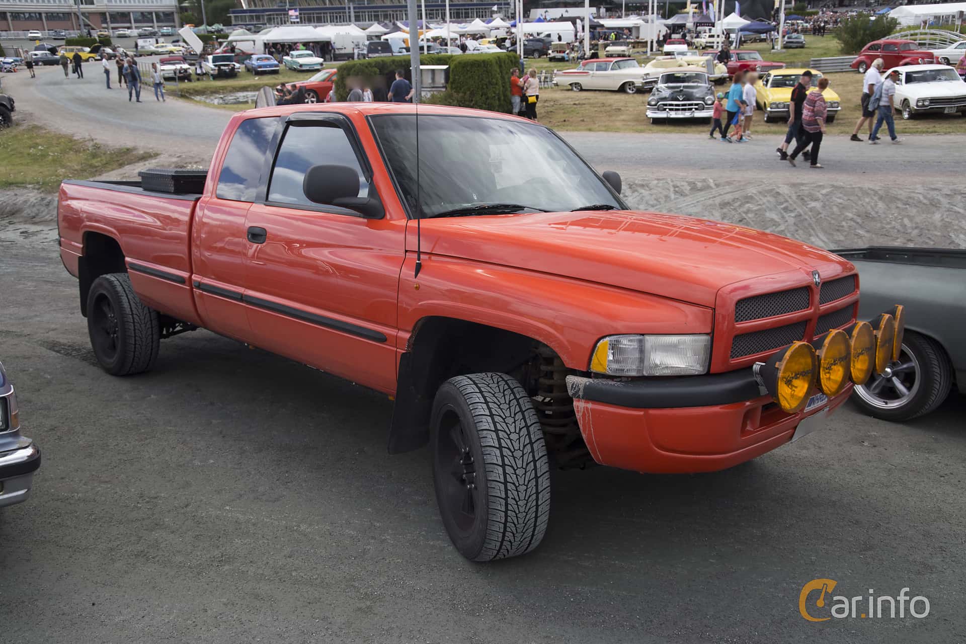 Dodge Ram 2500 Quad Cab 5.9 4WD  218hp, 1998