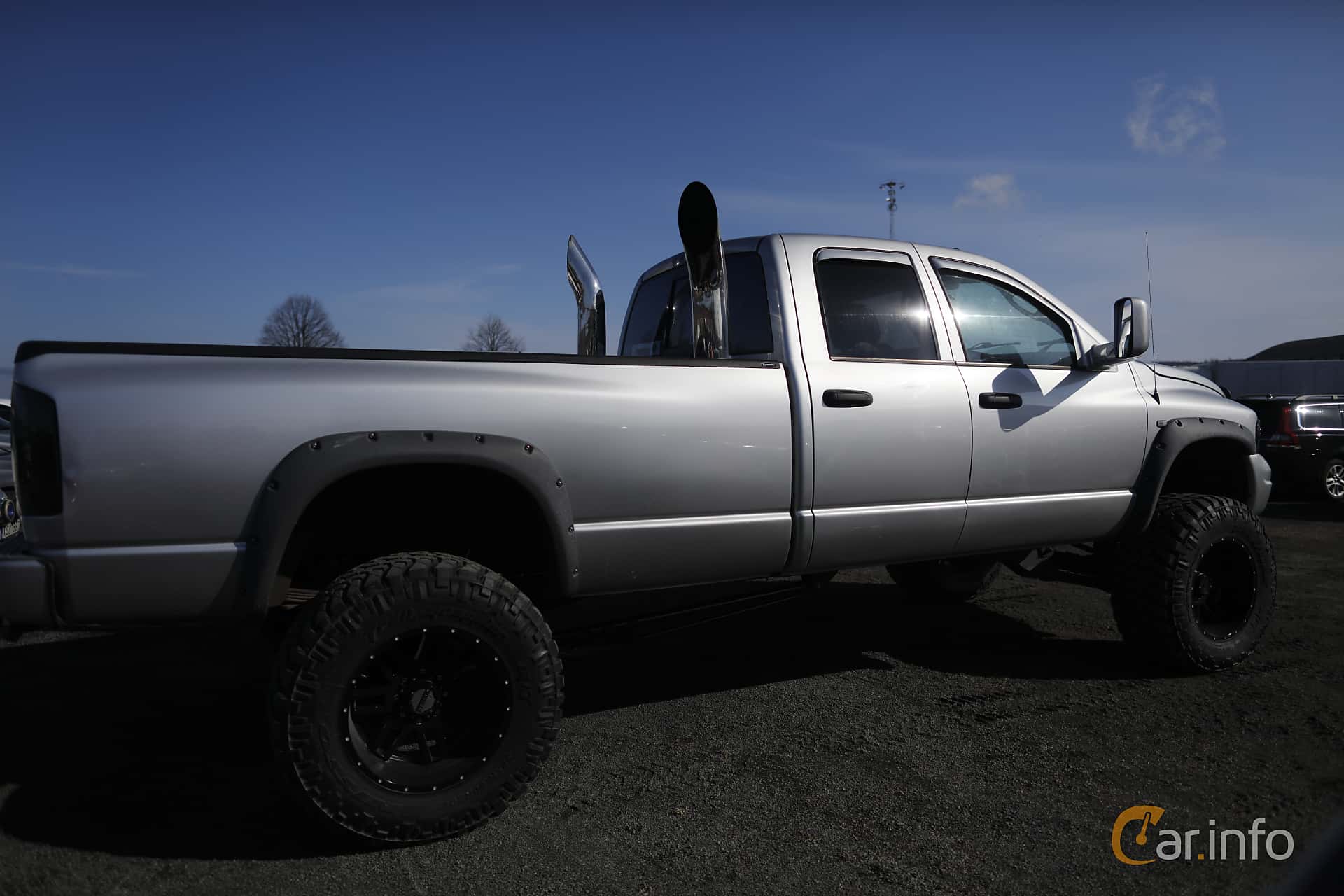 Dodge Ram 1500 Quad Cab 3.7 V6 Manual, 218hp, 2002