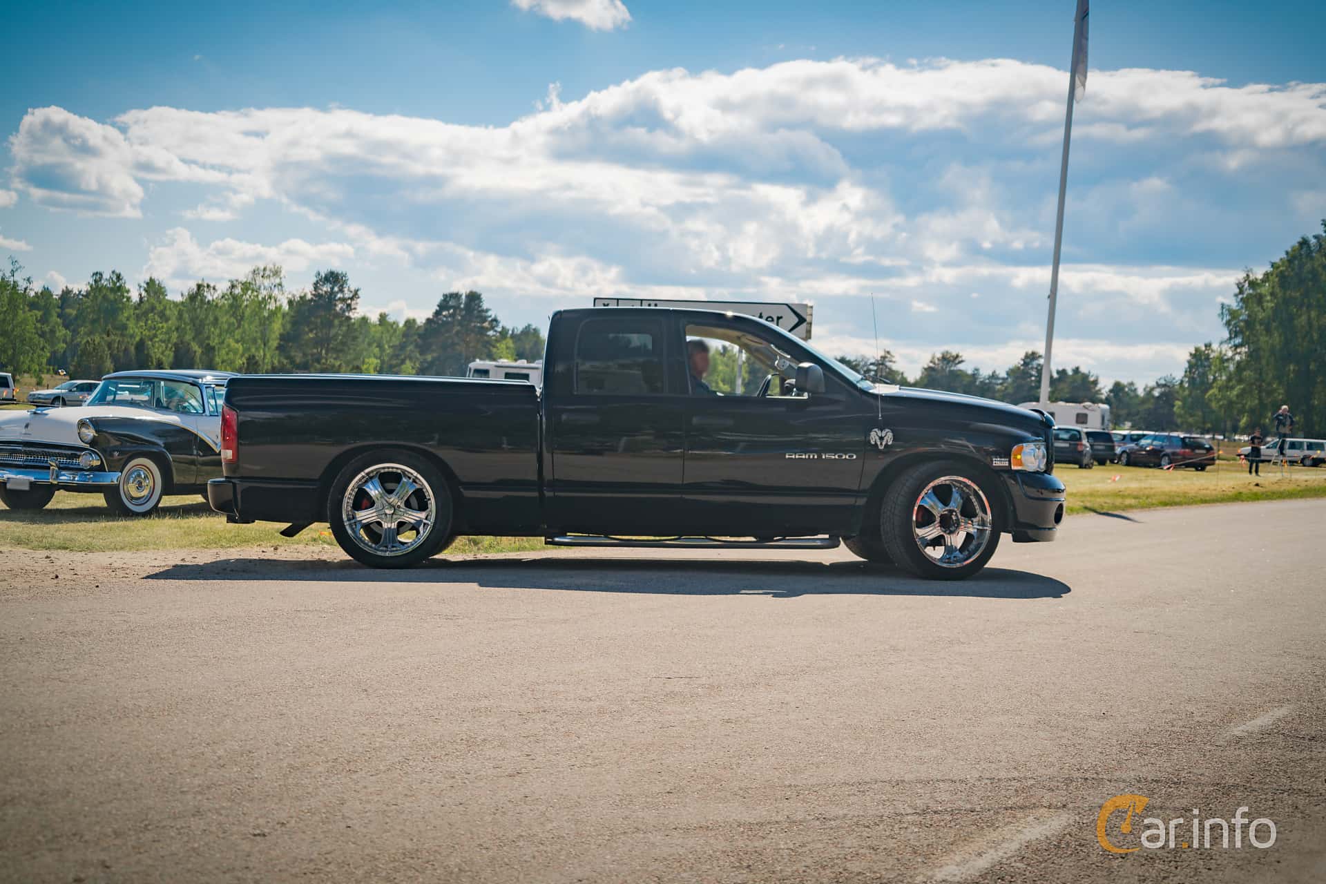 Dodge Ram 1500 Quad Cab 5.7 V8 Automatic, 349hp, 2003