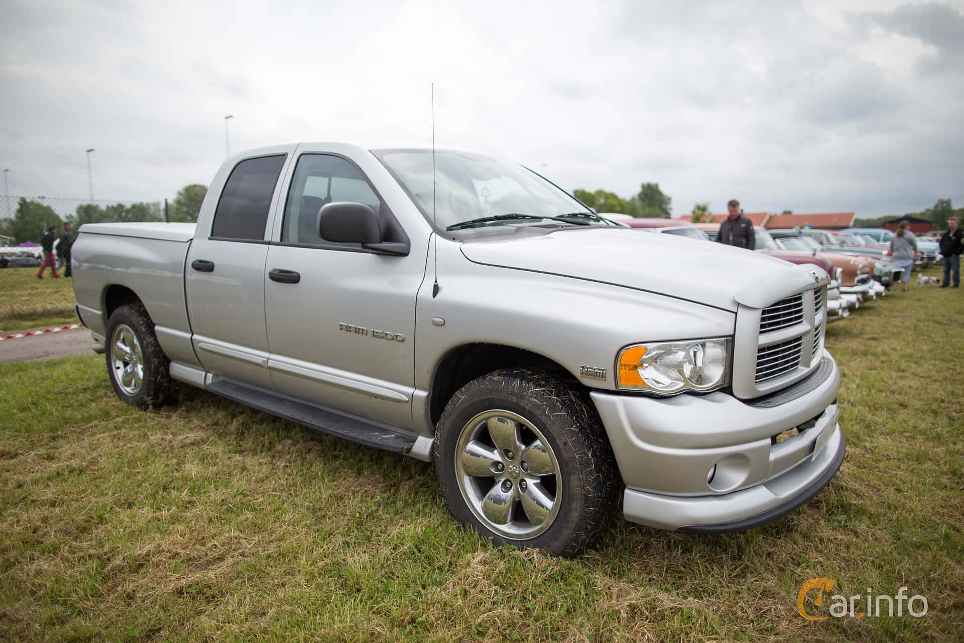 Dodge Ram 1500 Quad Cab 5.7 V8 4WD Automatic, 349hp, 2004