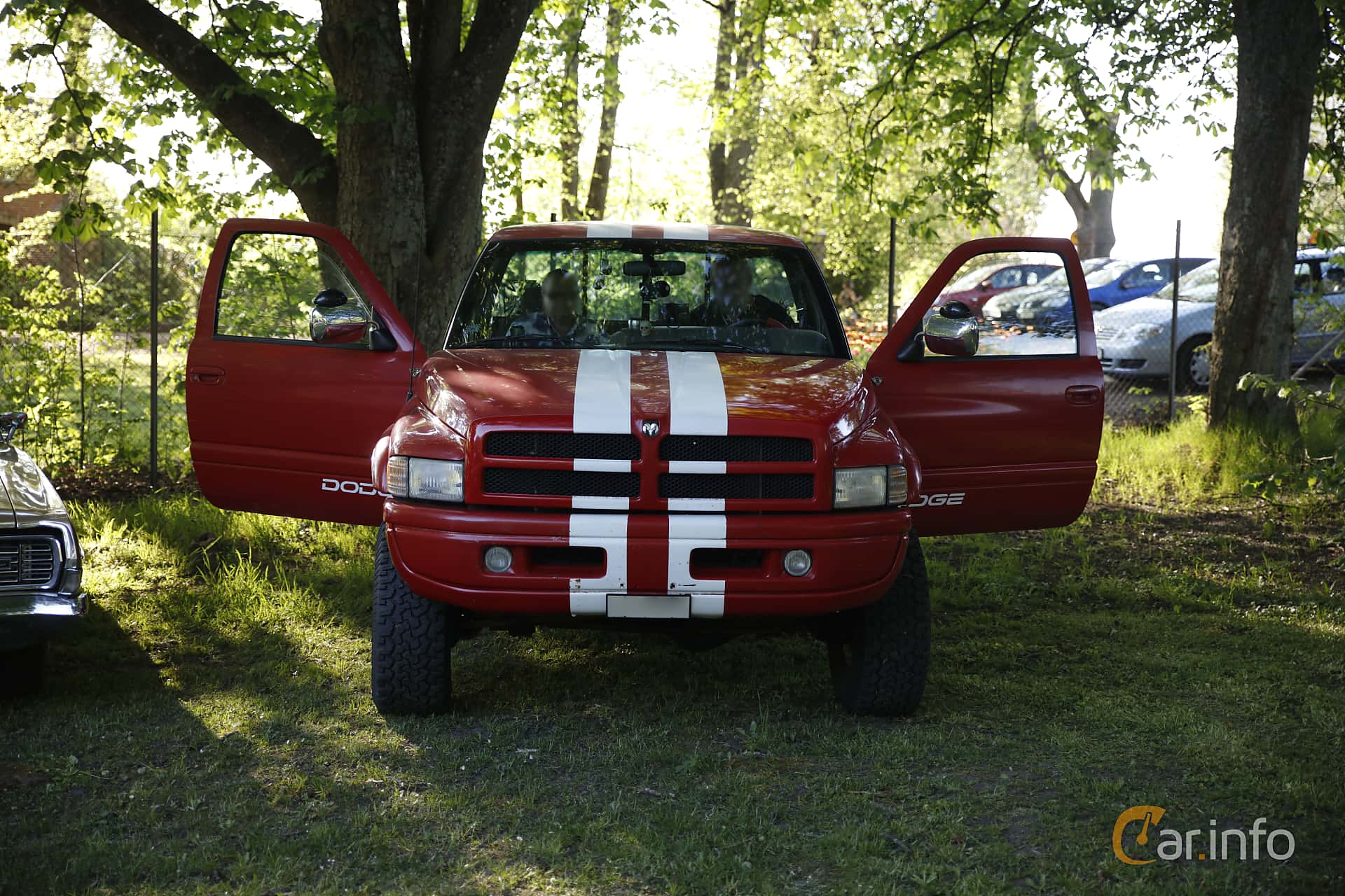 Dodge Ram 1500 Regular Cab 5.2 V8 4WD Automatic, 231hp, 1996