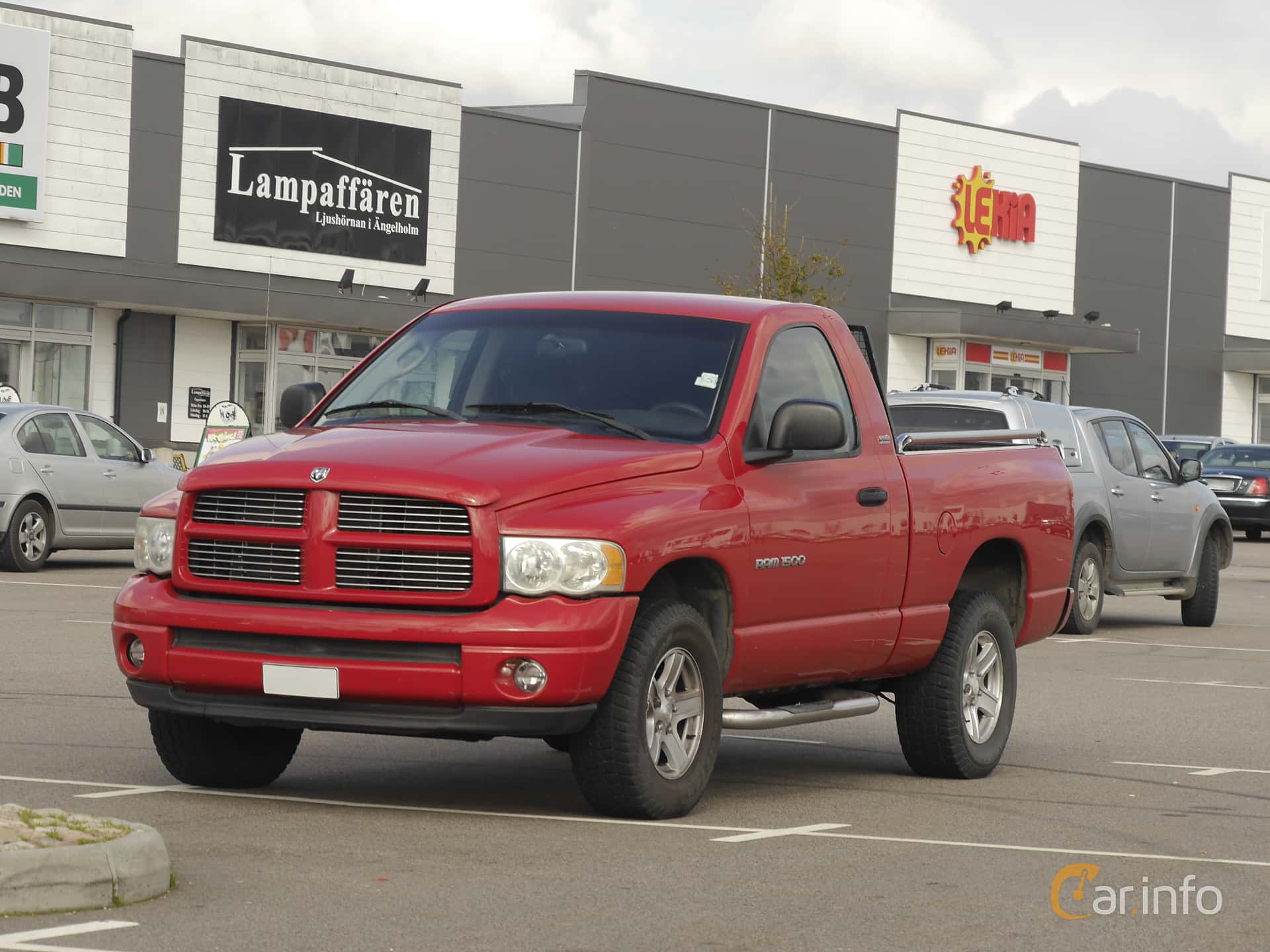 Dodge Ram 1500 Regular Cab 5.9 V8 4WD Automatic, 248hp, 2002