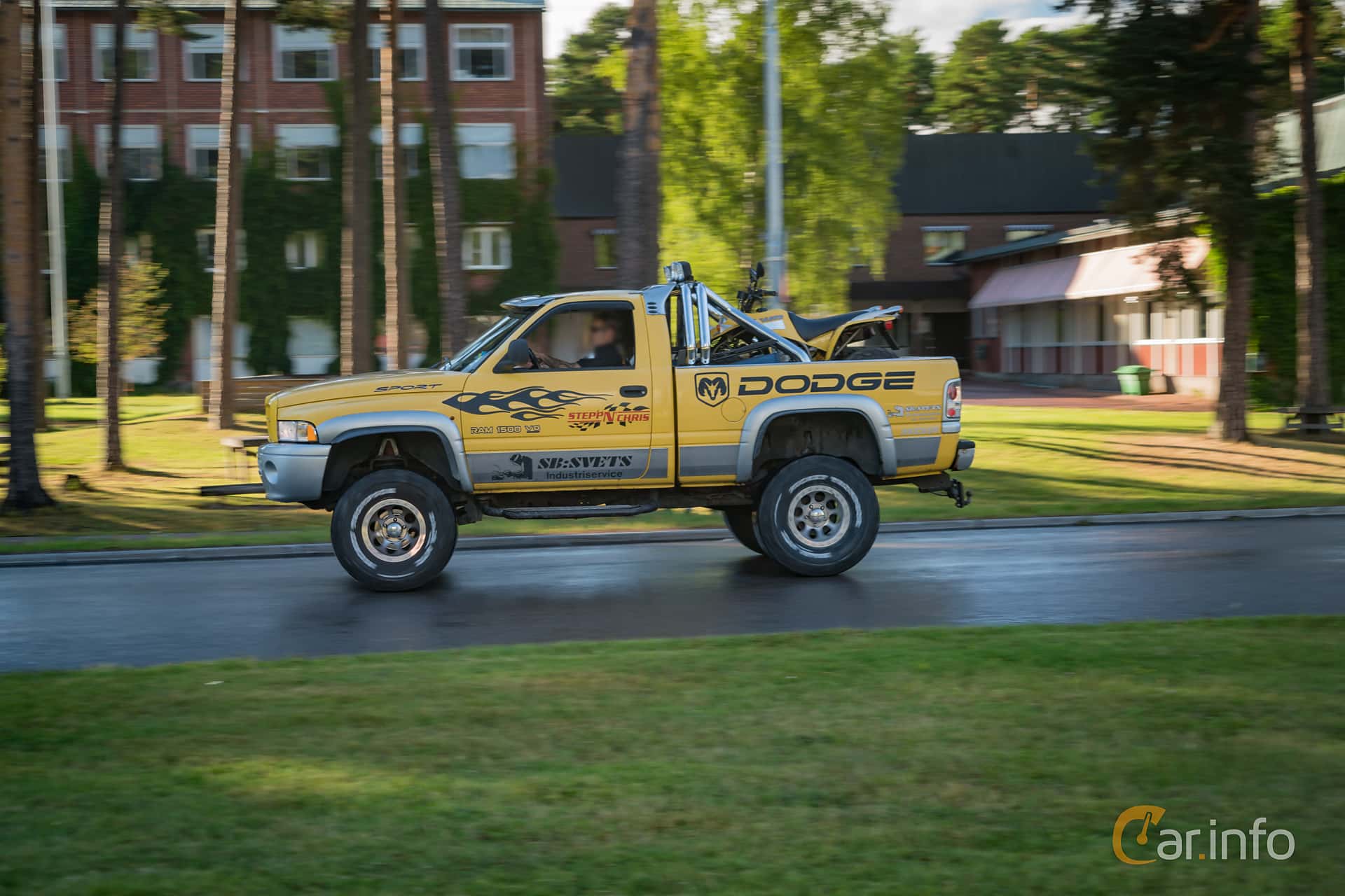 Dodge Ram 1500 Regular Cab 5.9 V8 4WD 248hp, 1996