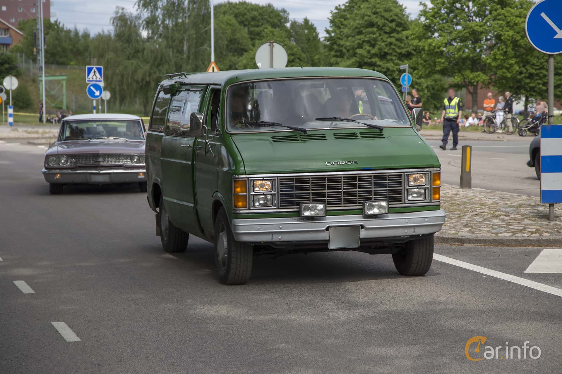 Dodge B300 Sportsman 5.2 V8 LoadFlite, 147hp, 1980