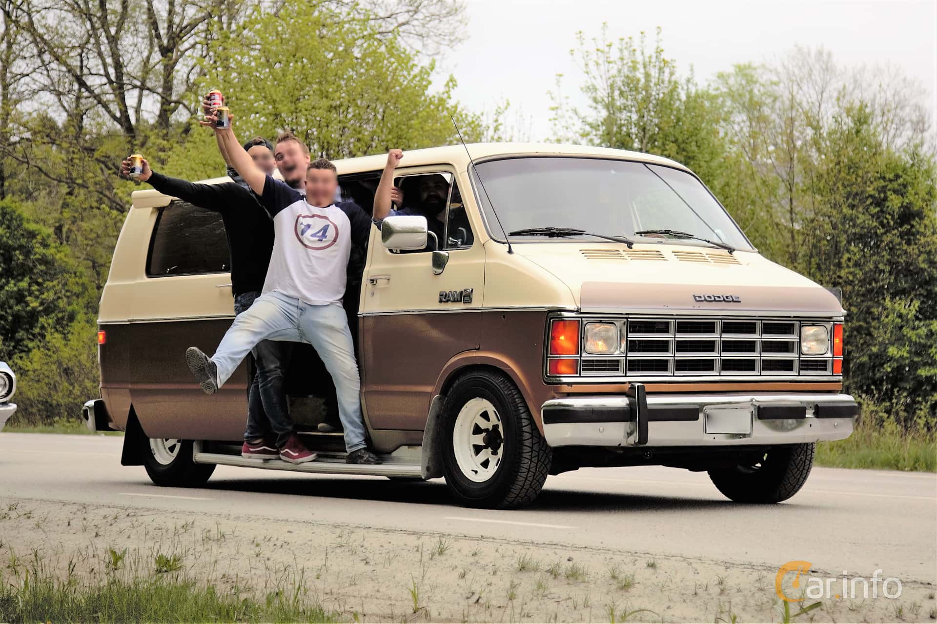 Dodge Ram B250 Van 5.2 V8 TorqueFlite, 177hp, 1986