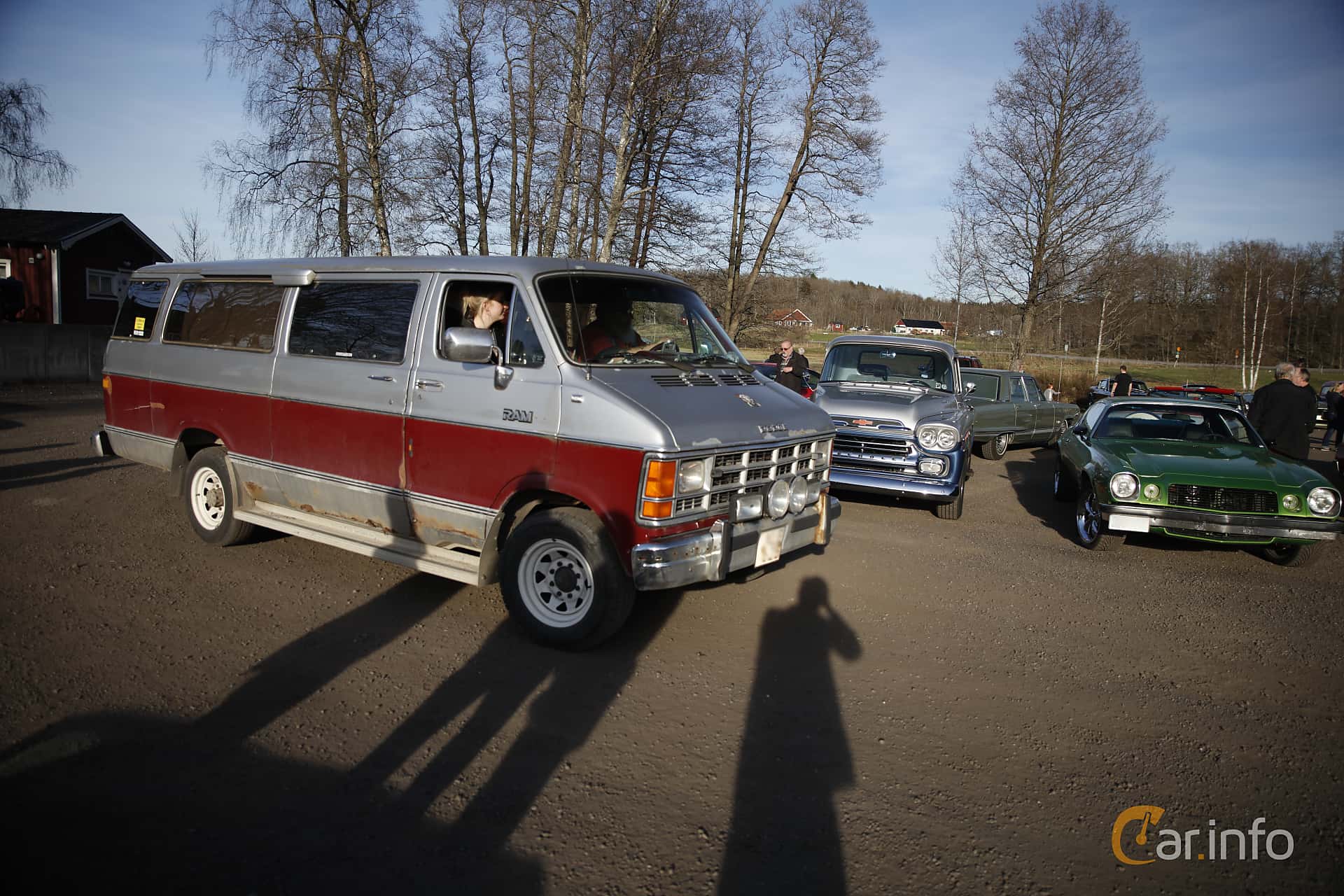 Dodge Ram B350 Wagon 5.9 V8 EFI TorqueFlite, 193hp, 1991