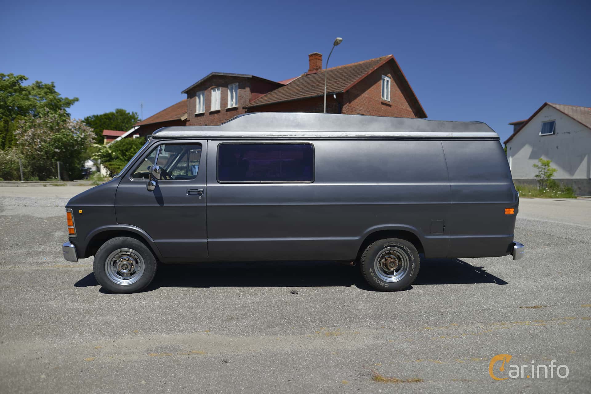 Dodge Ram B350 Conversion Van 5.2 V8 EFI TorqueFlite, 172hp, 1991