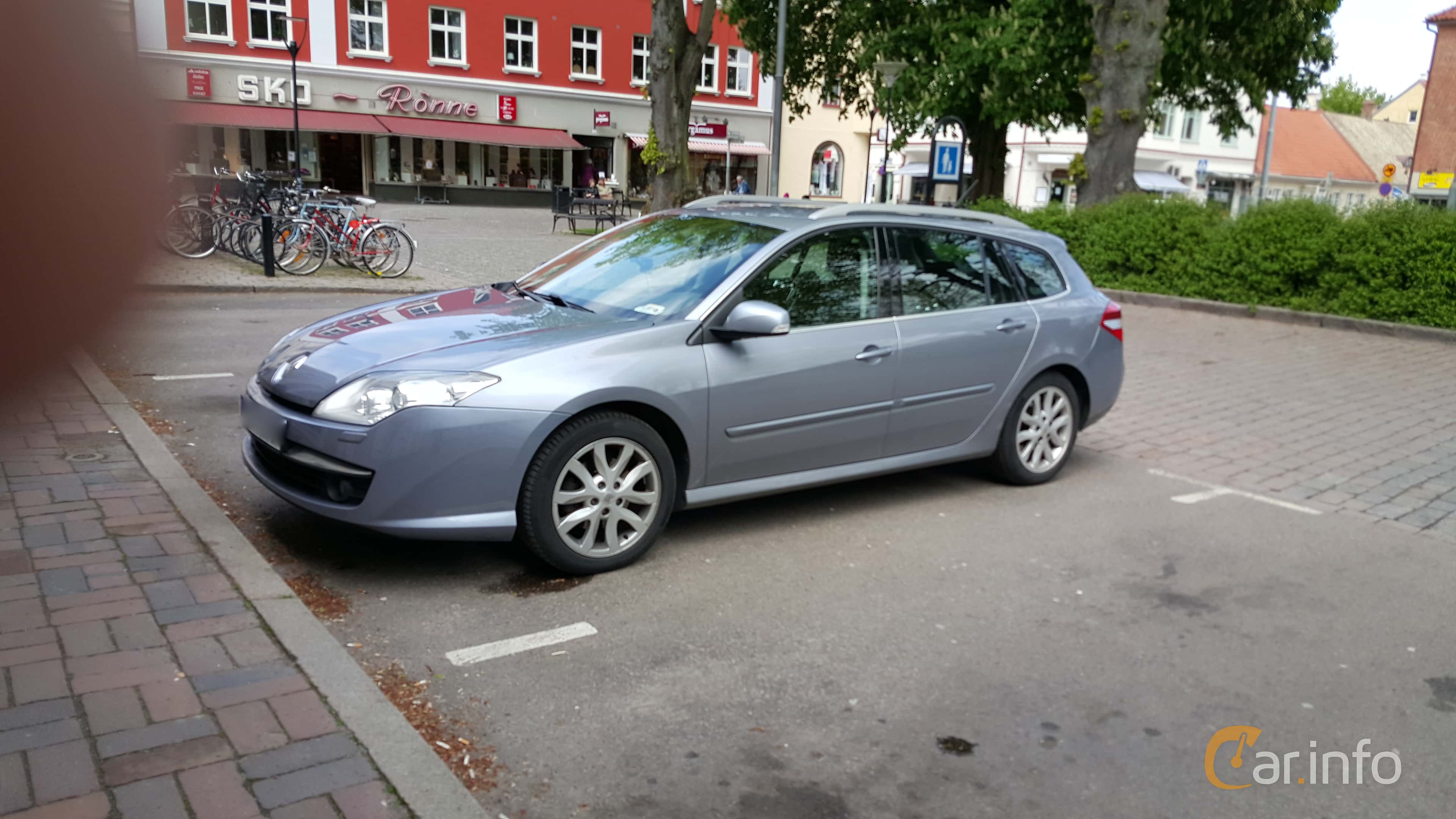 Renault Laguna Grandtour 2.0 dCi Manual, 178hp, 2008