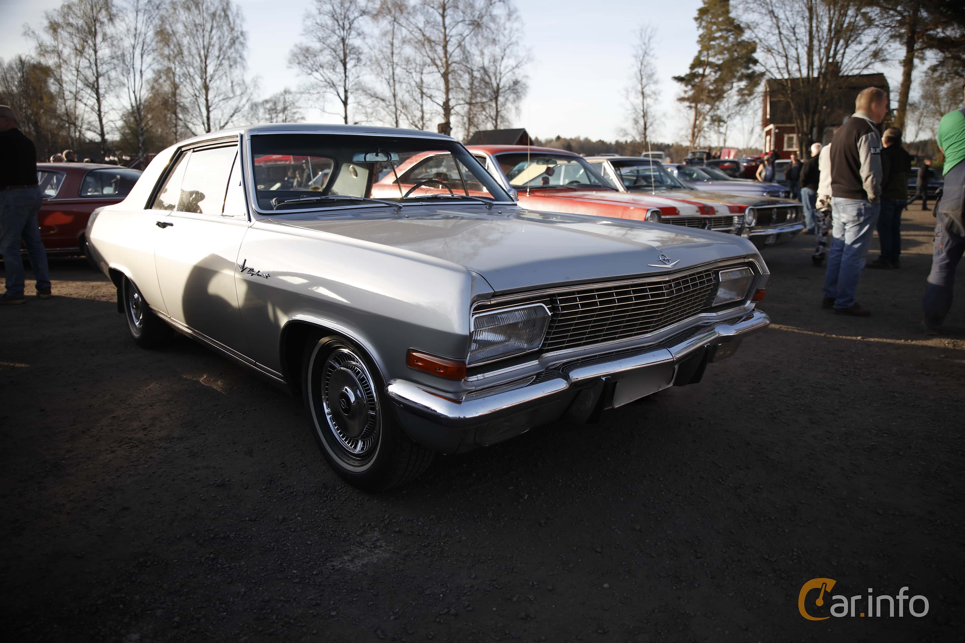 Opel Diplomat 4.6 V8 generation A, Manual, 4-speed