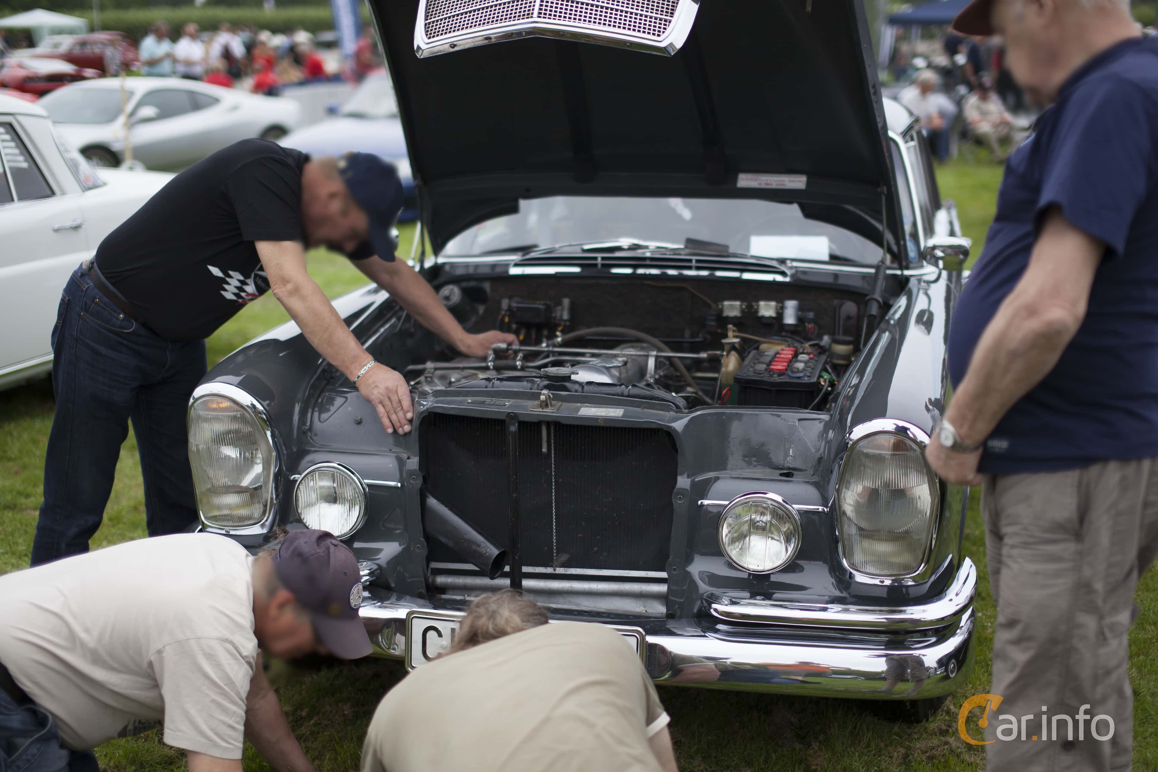 Mercedes-Benz 220 SE Sedan  Manual, 120hp, 1964