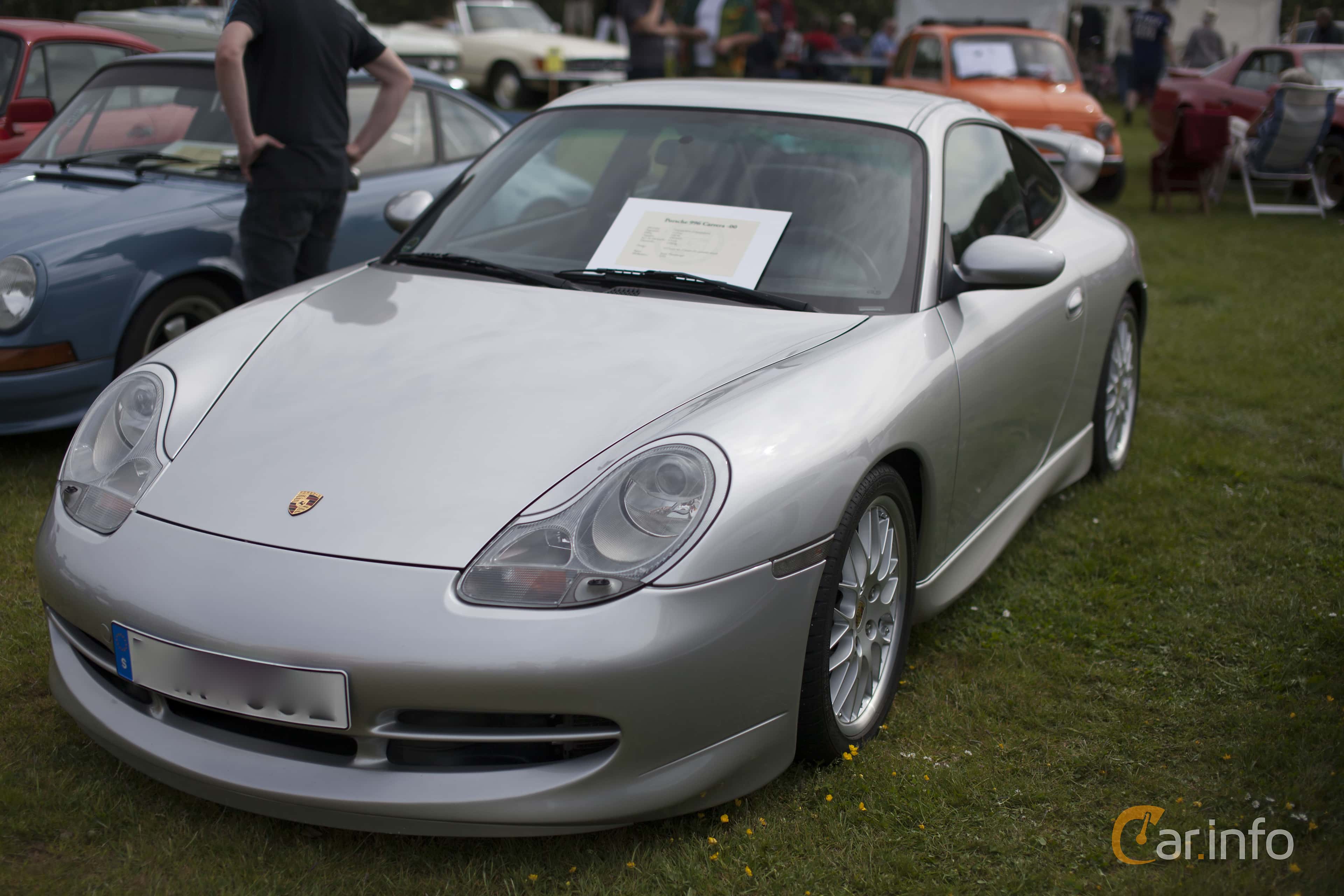 Porsche 911 Carrera  Manual, 320hp, 2000