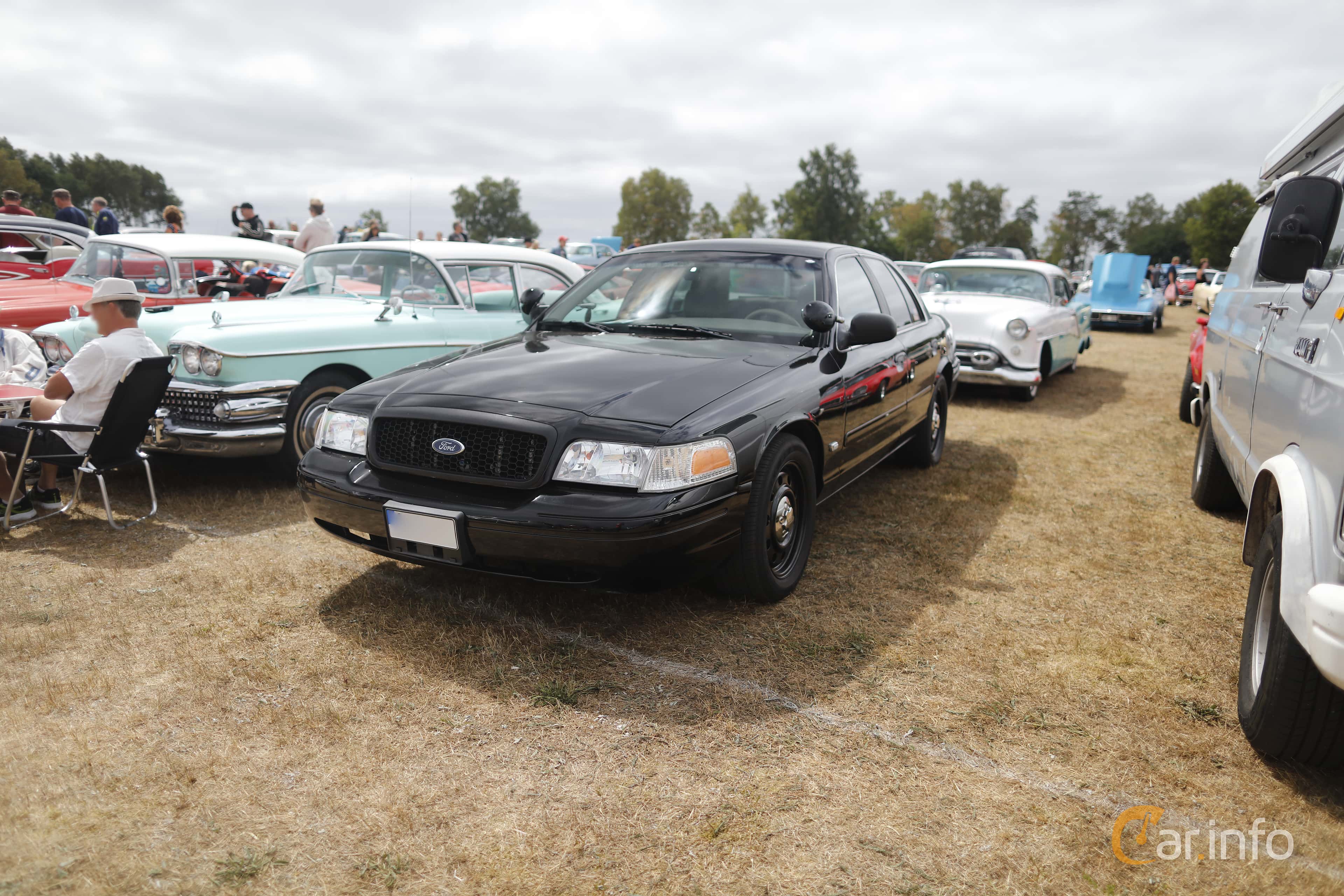 Ford Crown Victoria Police Interceptor Automatic, 4-speed