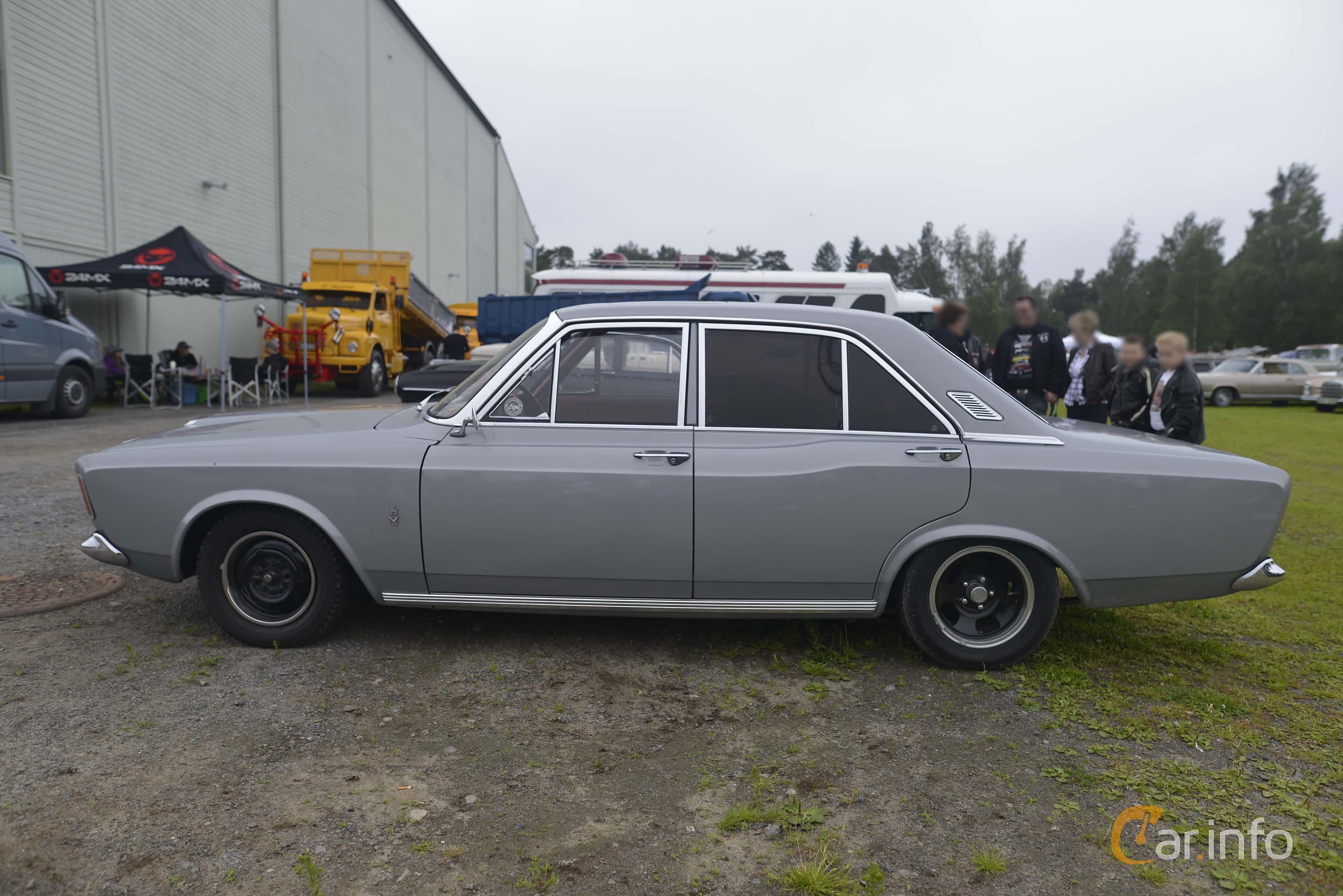 Ford Taunus 4-door Limousine generation P7A 2.0