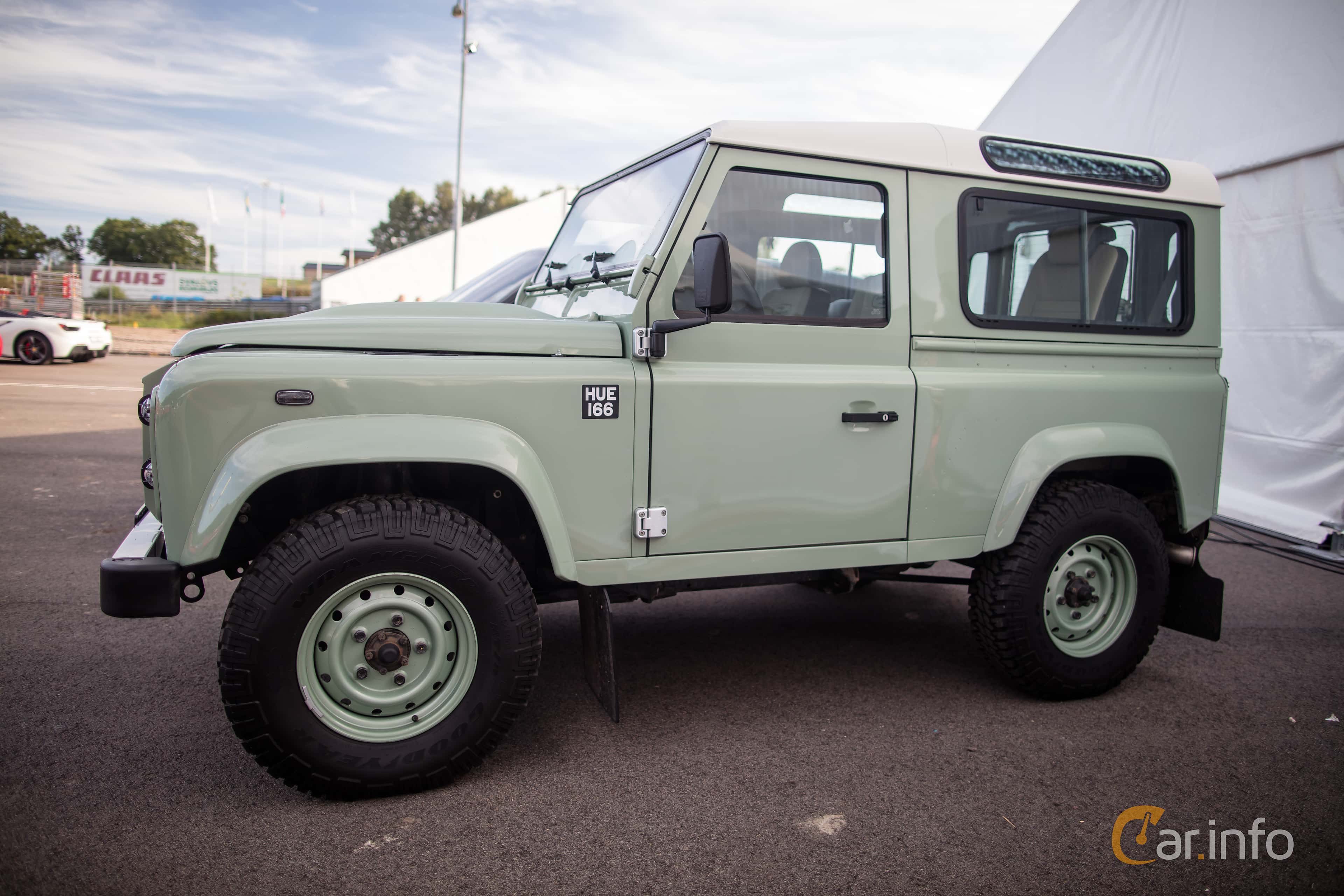 Land Rover Defender 90 Station Wagon 2.2 TD4 4x4 Manual, 122hp, 2016