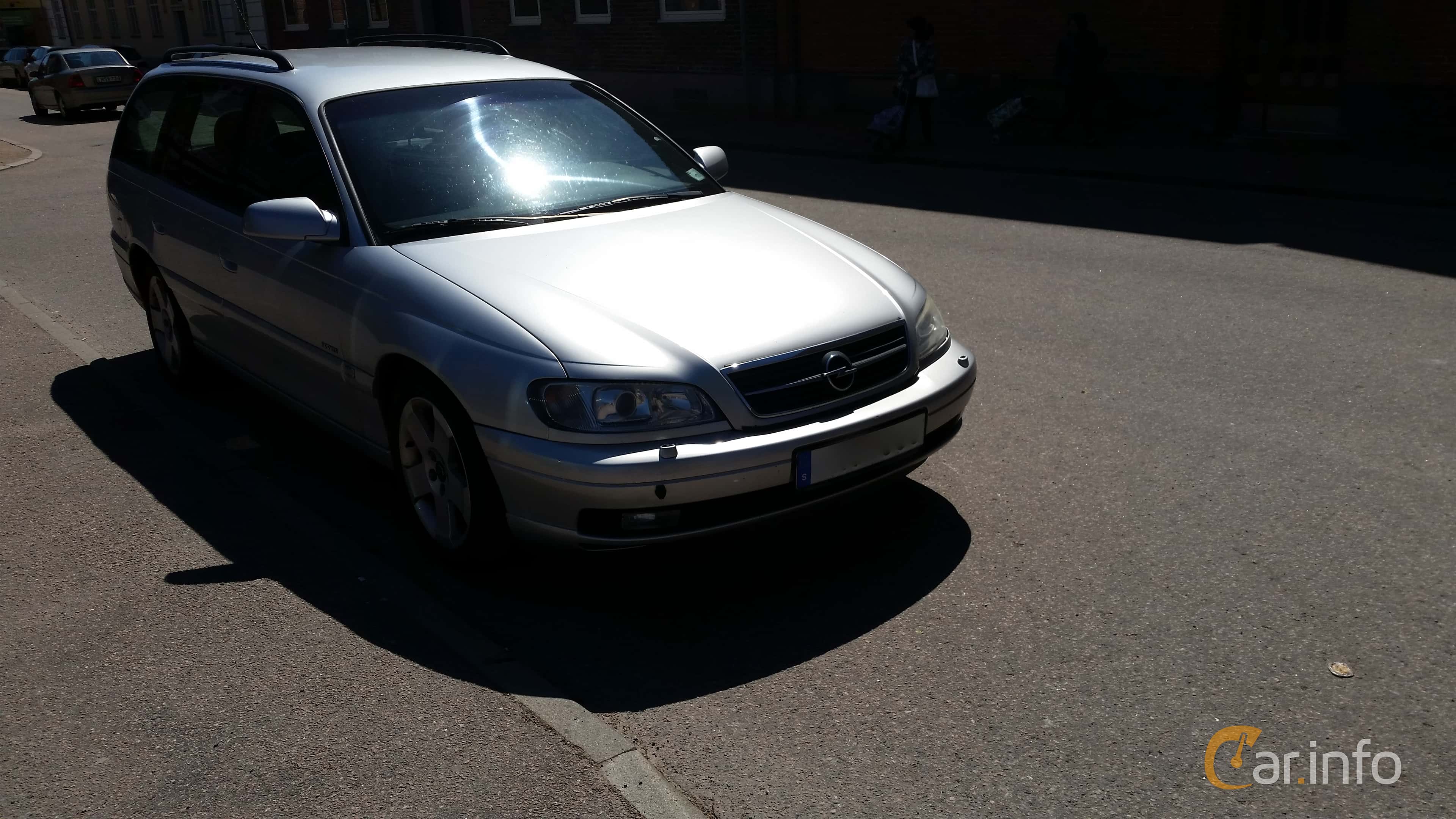 Opel Omega Caravan 2.6 V6 Manual, 180hp, 2001