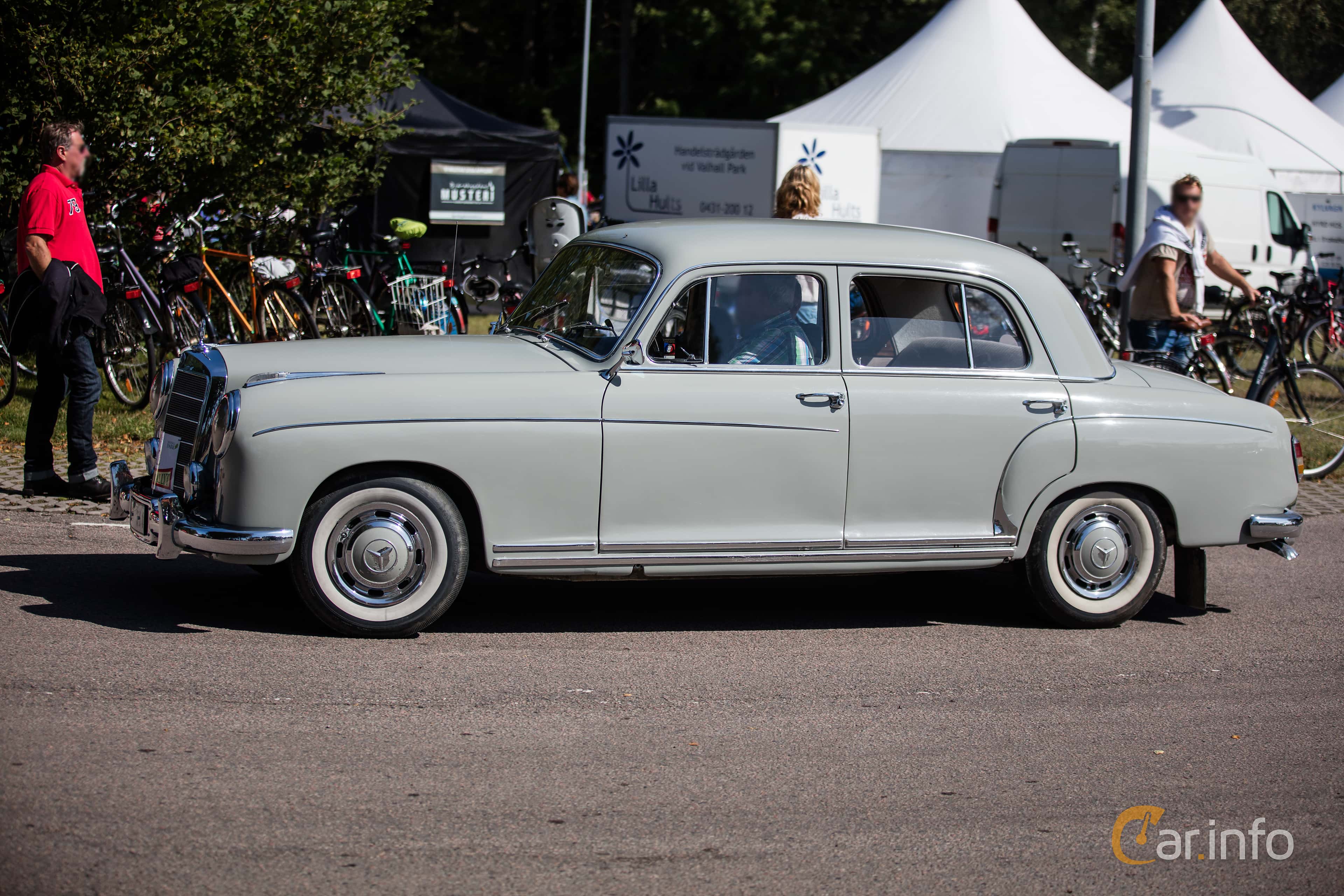 Mercedes-Benz 220 S Manual, 4-speed