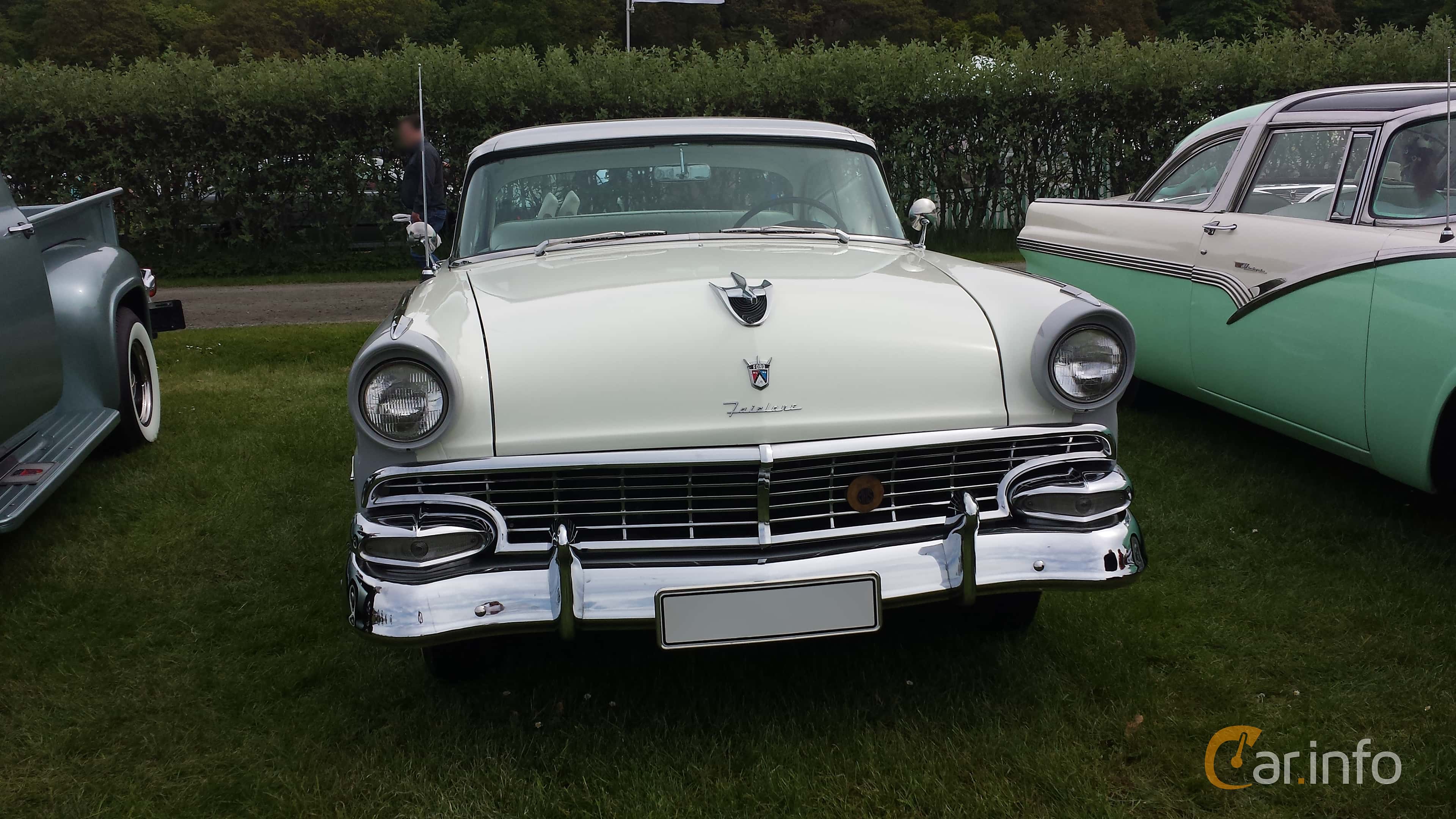 Ford Fairlane Victoria 4.8 V8 Manual, 203hp, 1956