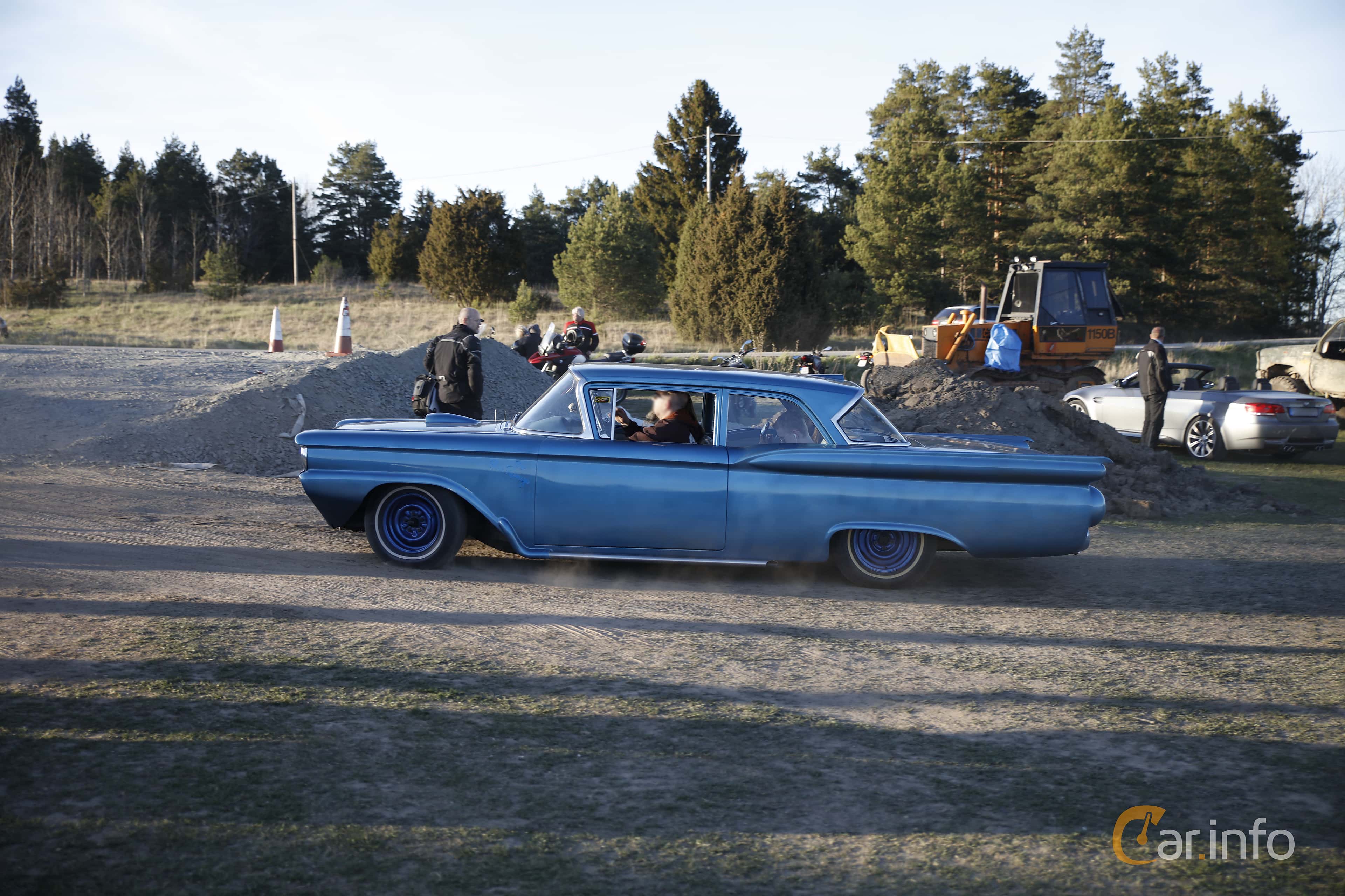 Ford Custom 300 Tudor Sedan 5.4 V8 Automatic, 228hp, 1959