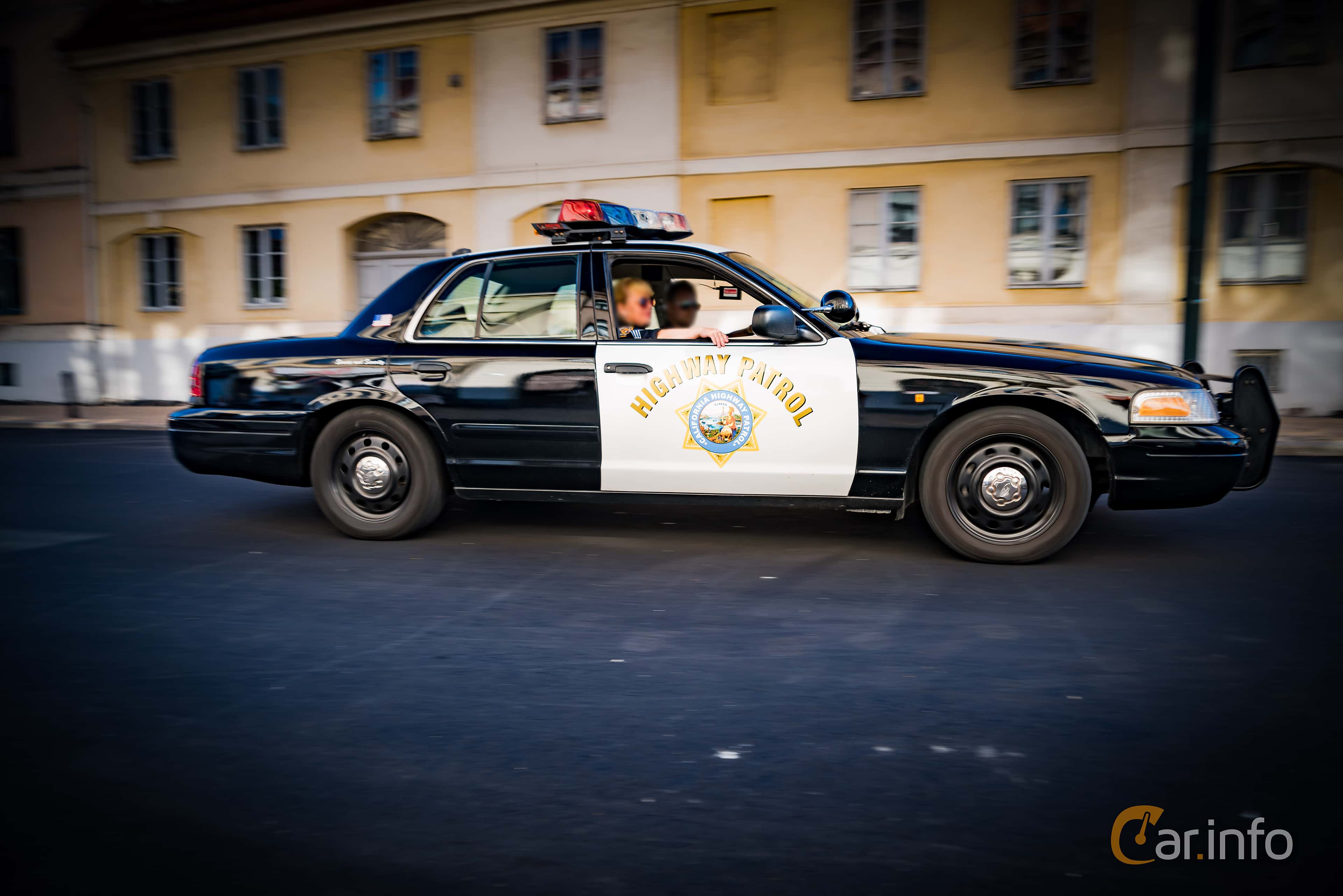 Ford Crown Victoria Police Interceptor 4.6 V8 Automatic, 254hp, 2007