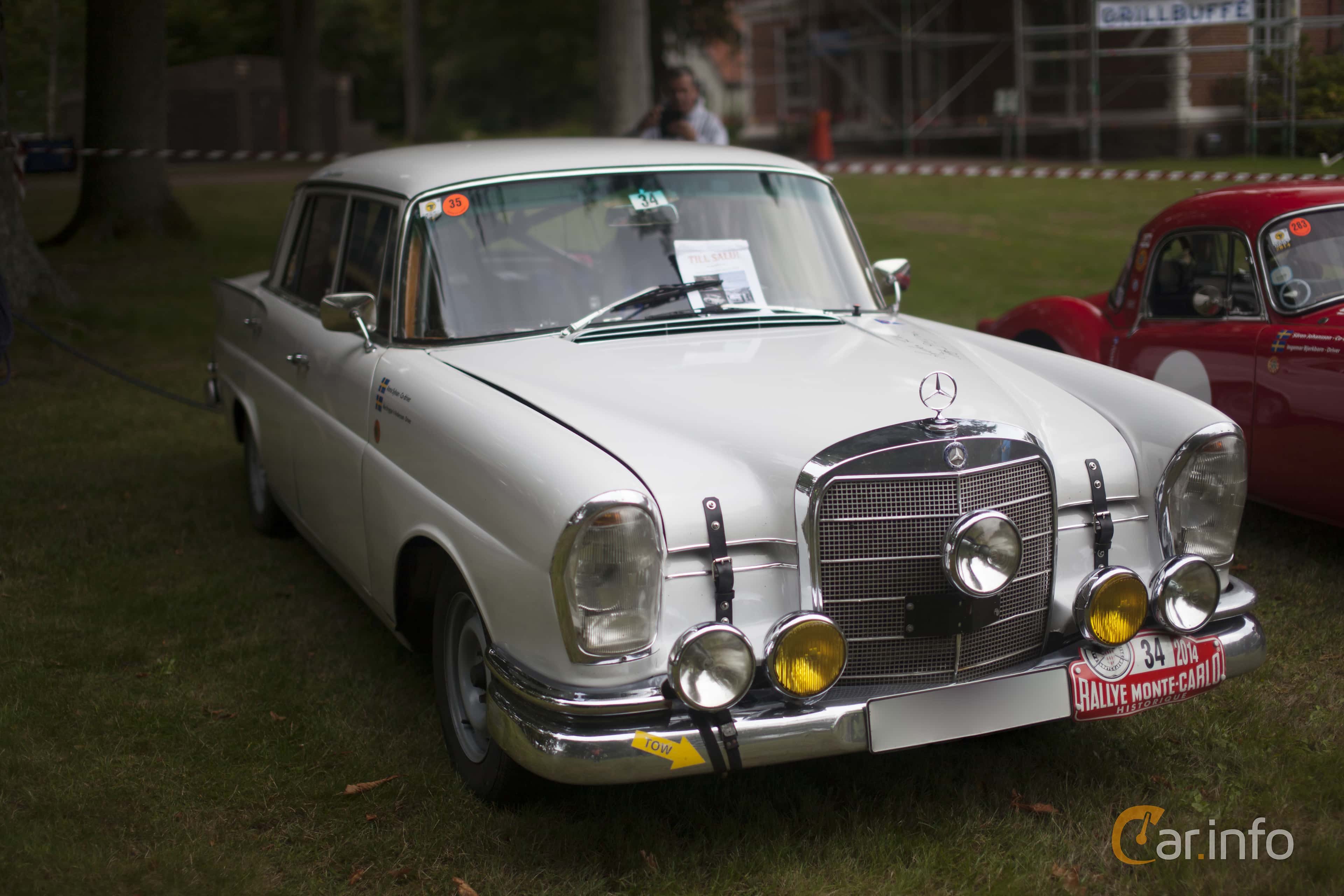 Mercedes-Benz 220 SE Sedan  Manual, 120hp, 1965