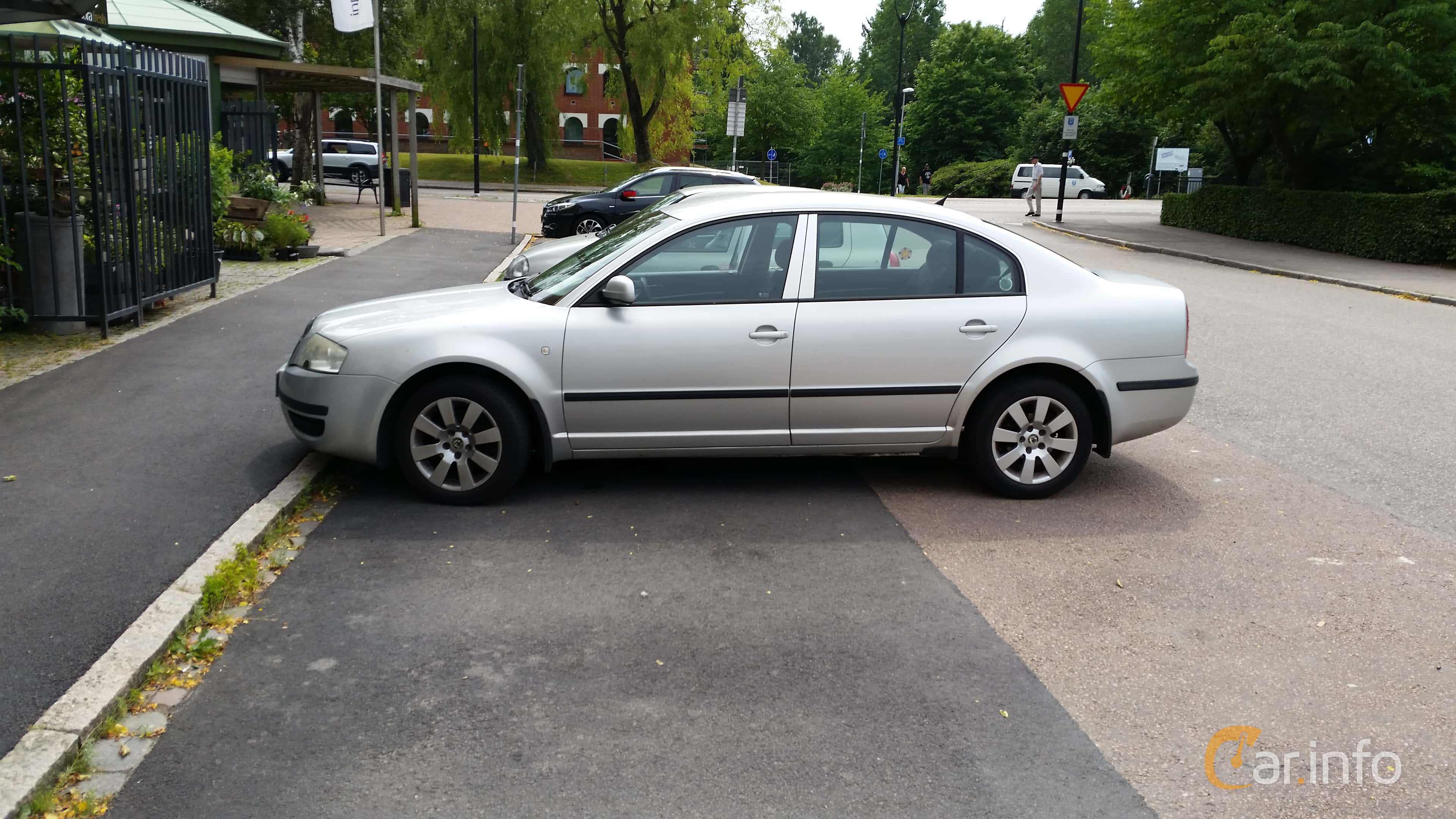 Skoda Superb 2.5 V6 TDI Manual, 6-speed