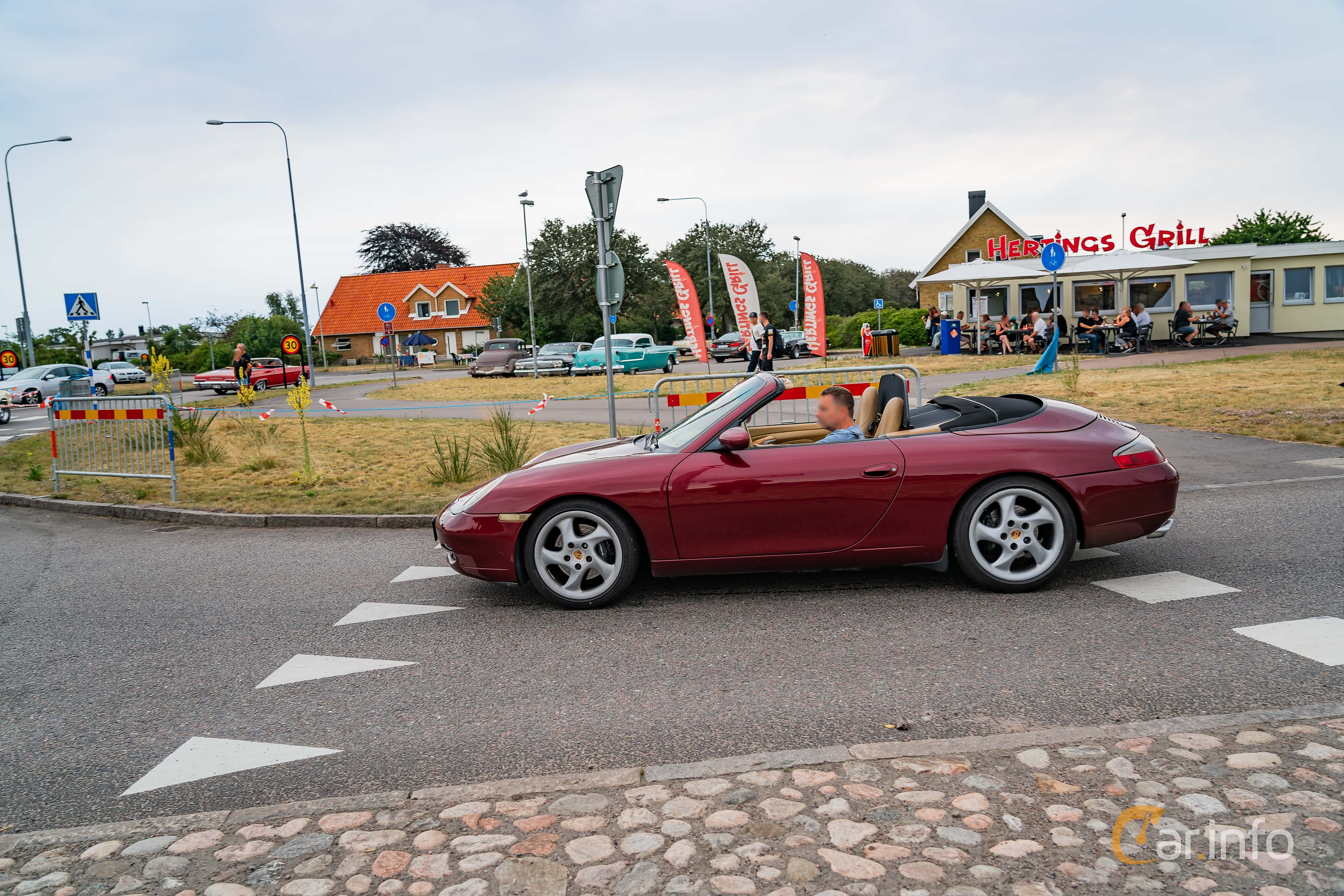 Porsche 911 Carrera Cabriolet  300hp, 1999