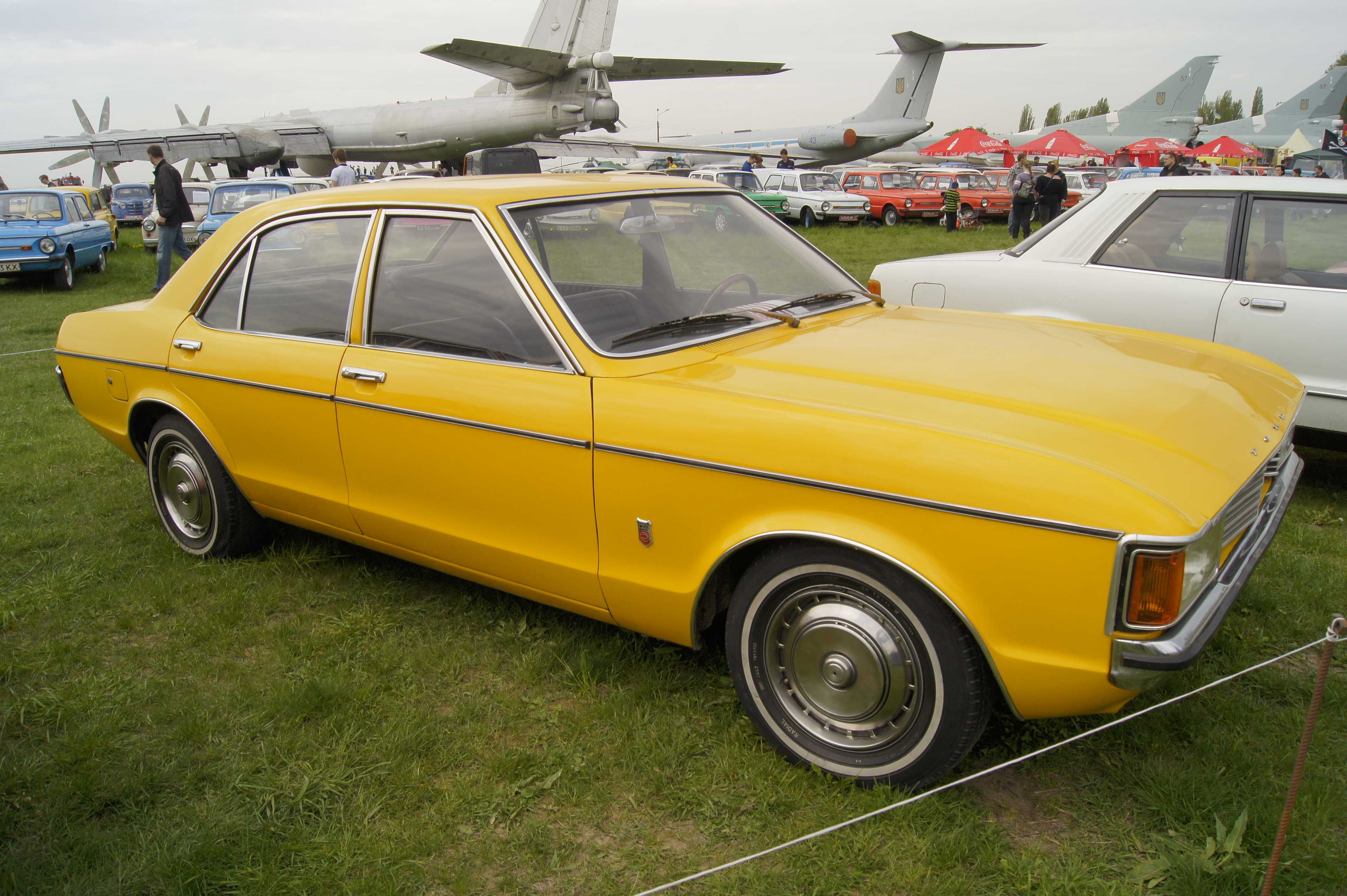 Ford Granada 4-door Sedan 2.3 V6 Automatic, 108hp, 1972