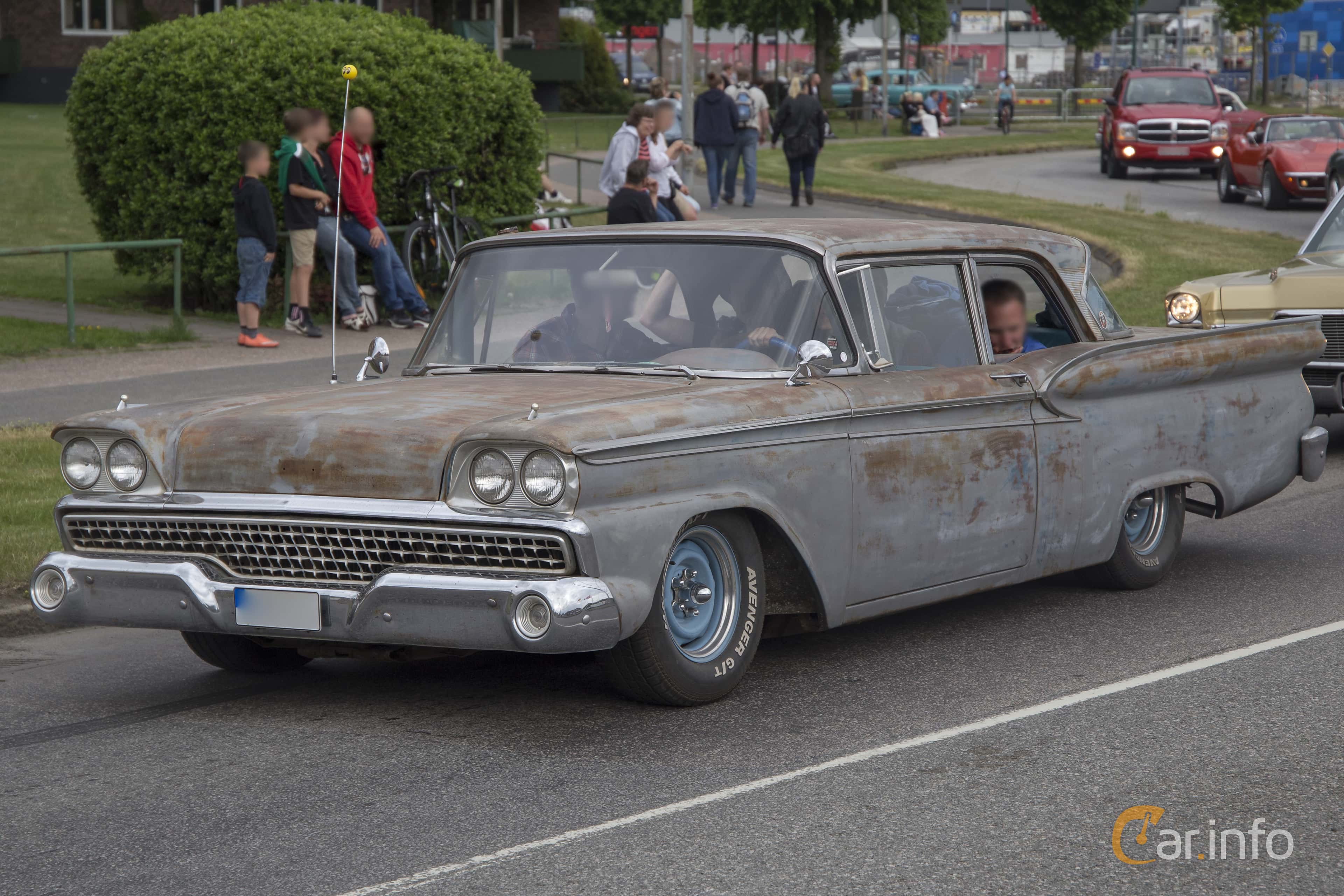 Ford Fairlane Club Sedan 4.8 V8 Manual, 203hp, 1959