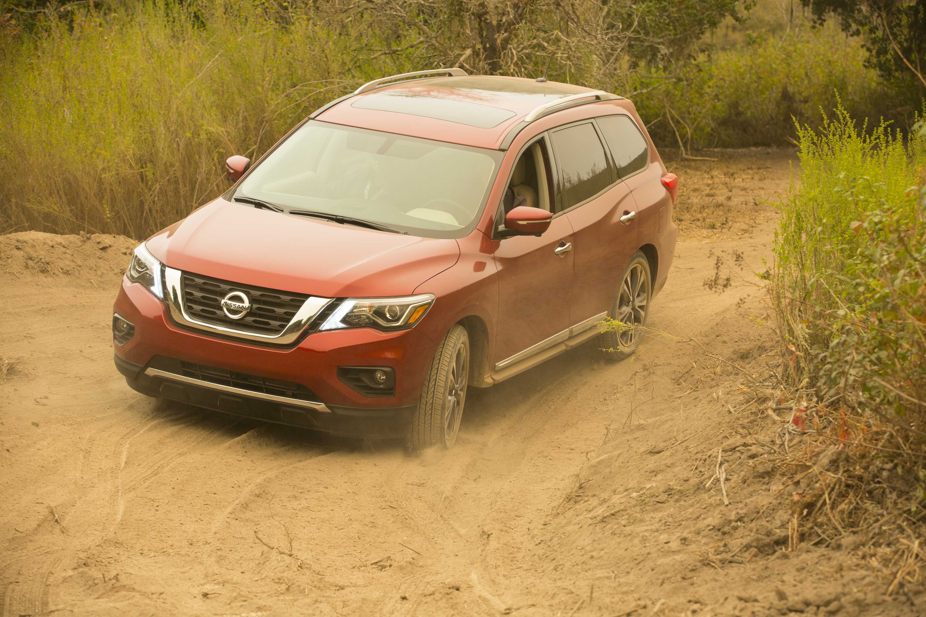 Nissan Pathfinder 5-door 2017