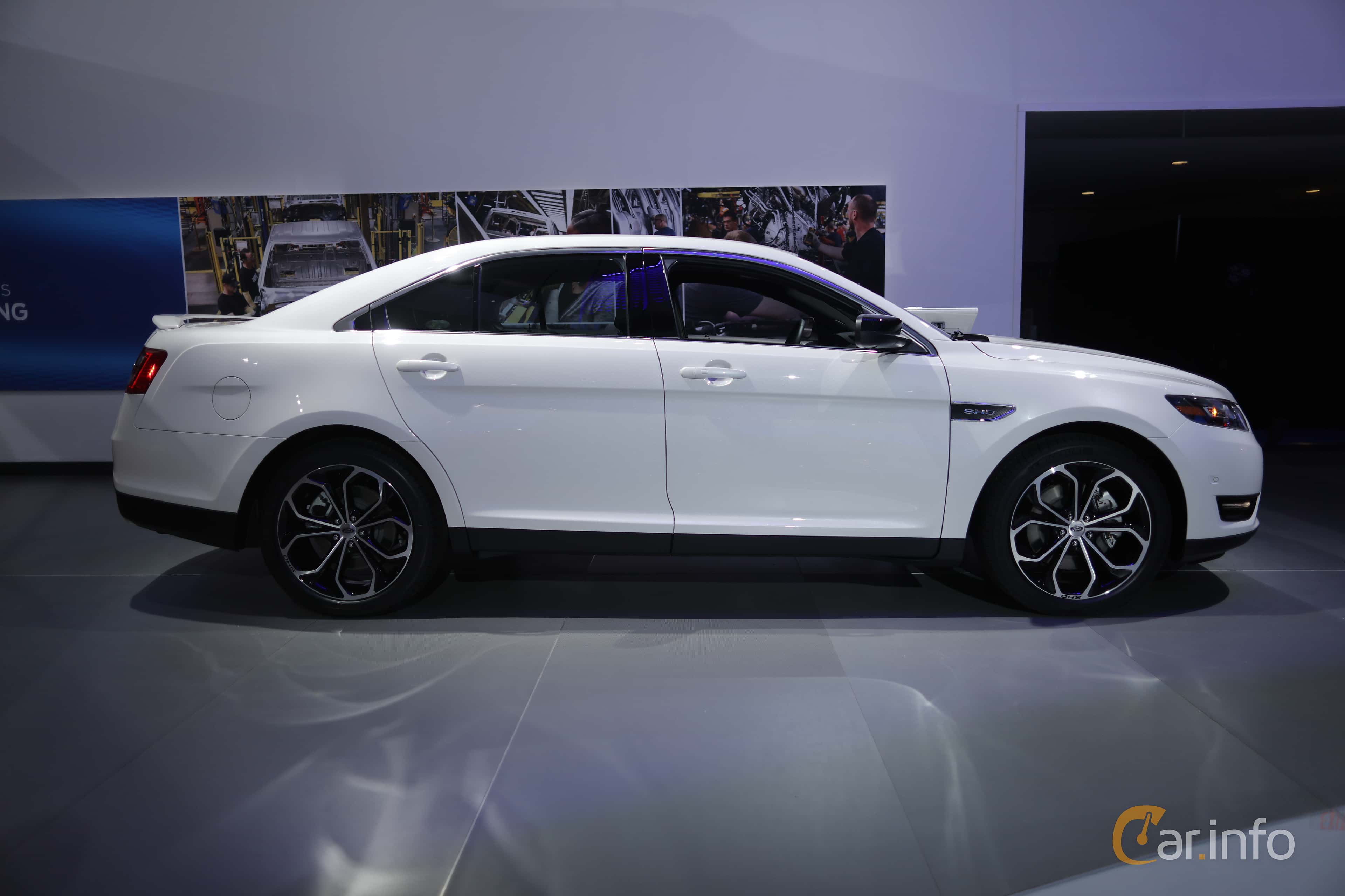 Ford Taurus SHO 3.5 V6 Ecoboost 4x4 SelectShift, 370hp, 2017