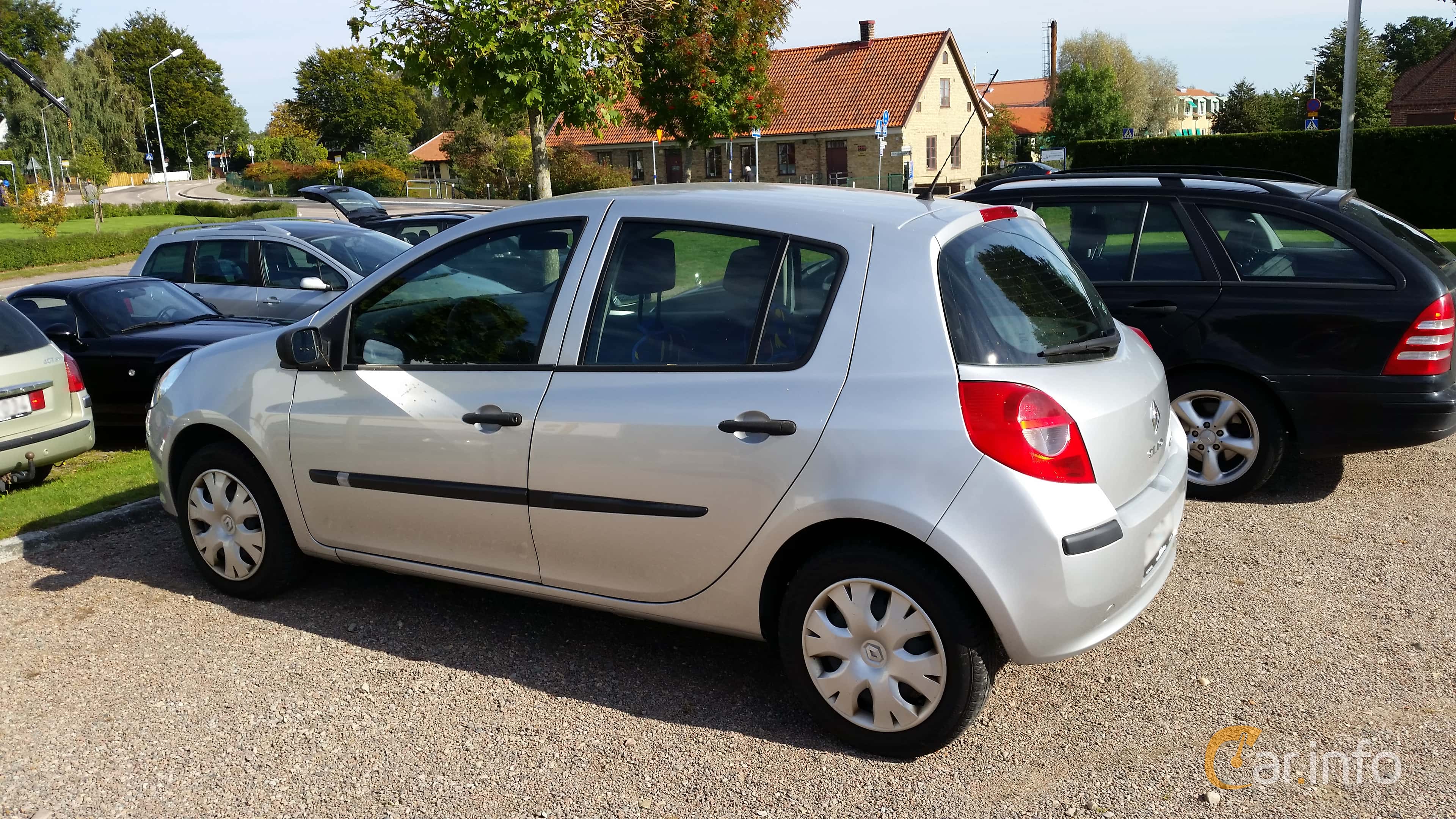 Renault Clio 5-door Hatchback 1.2 Manual, 75hp, 2009