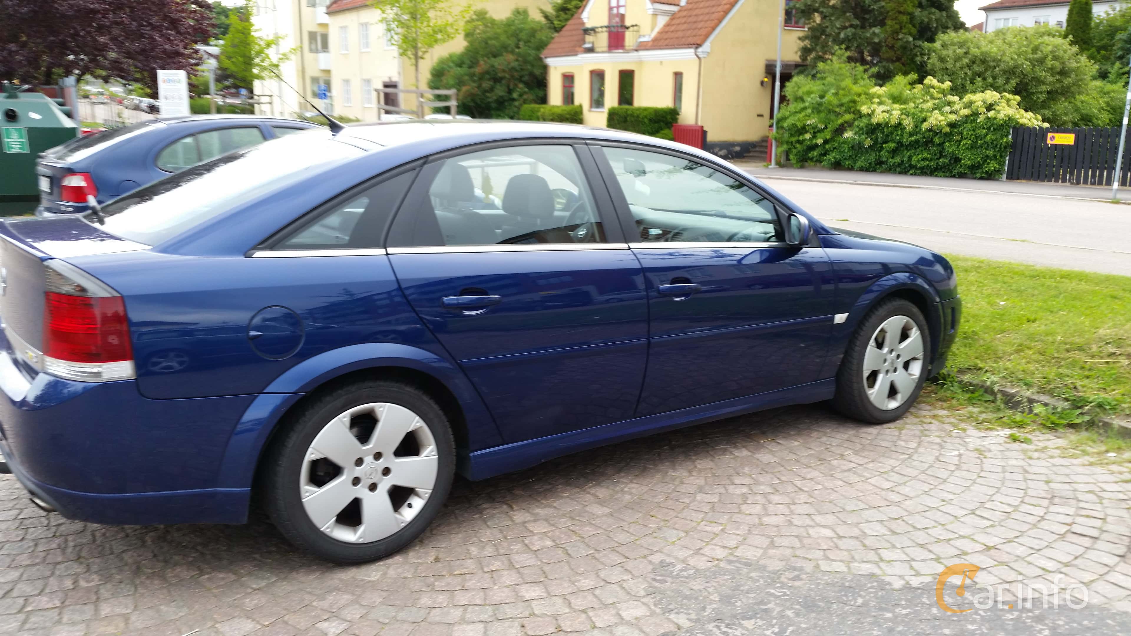 Opel Vectra generation C 2.2 DTI  Manual, 5-speed