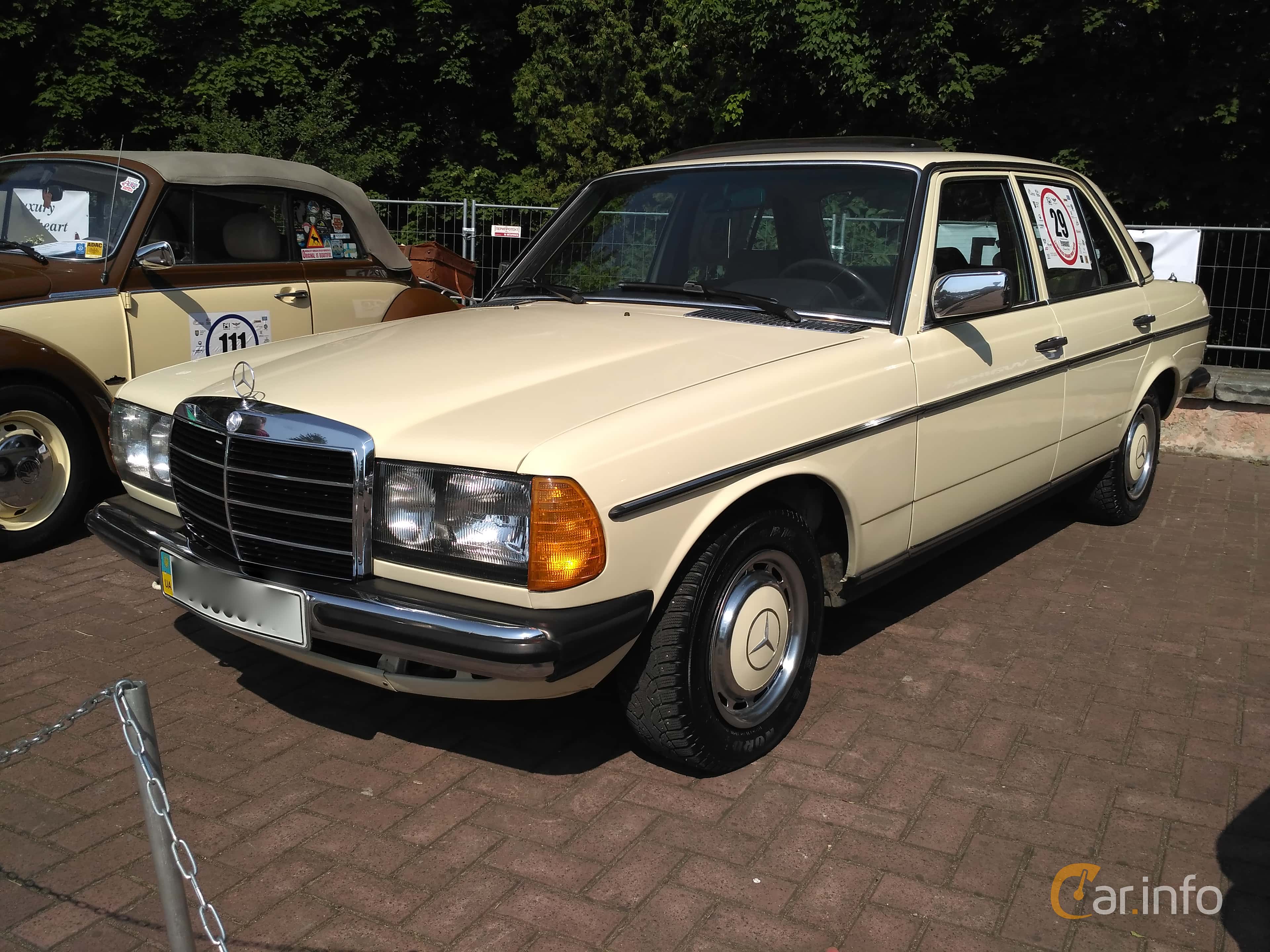 Mercedes-Benz 300 D  Manual, 88hp, 1983