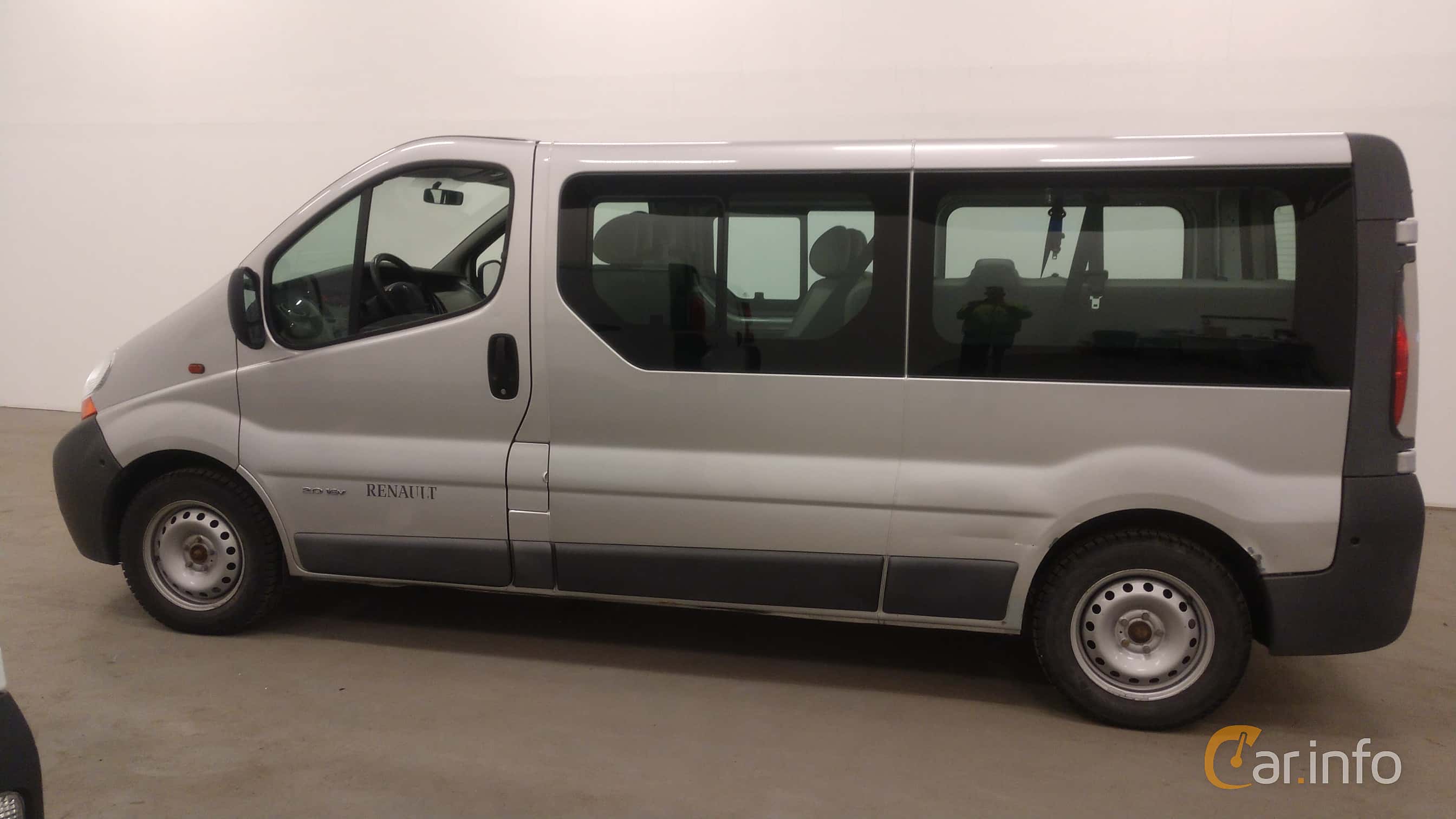 Renault Trafic Minibus 2.0 Manual, 120hp, 2005