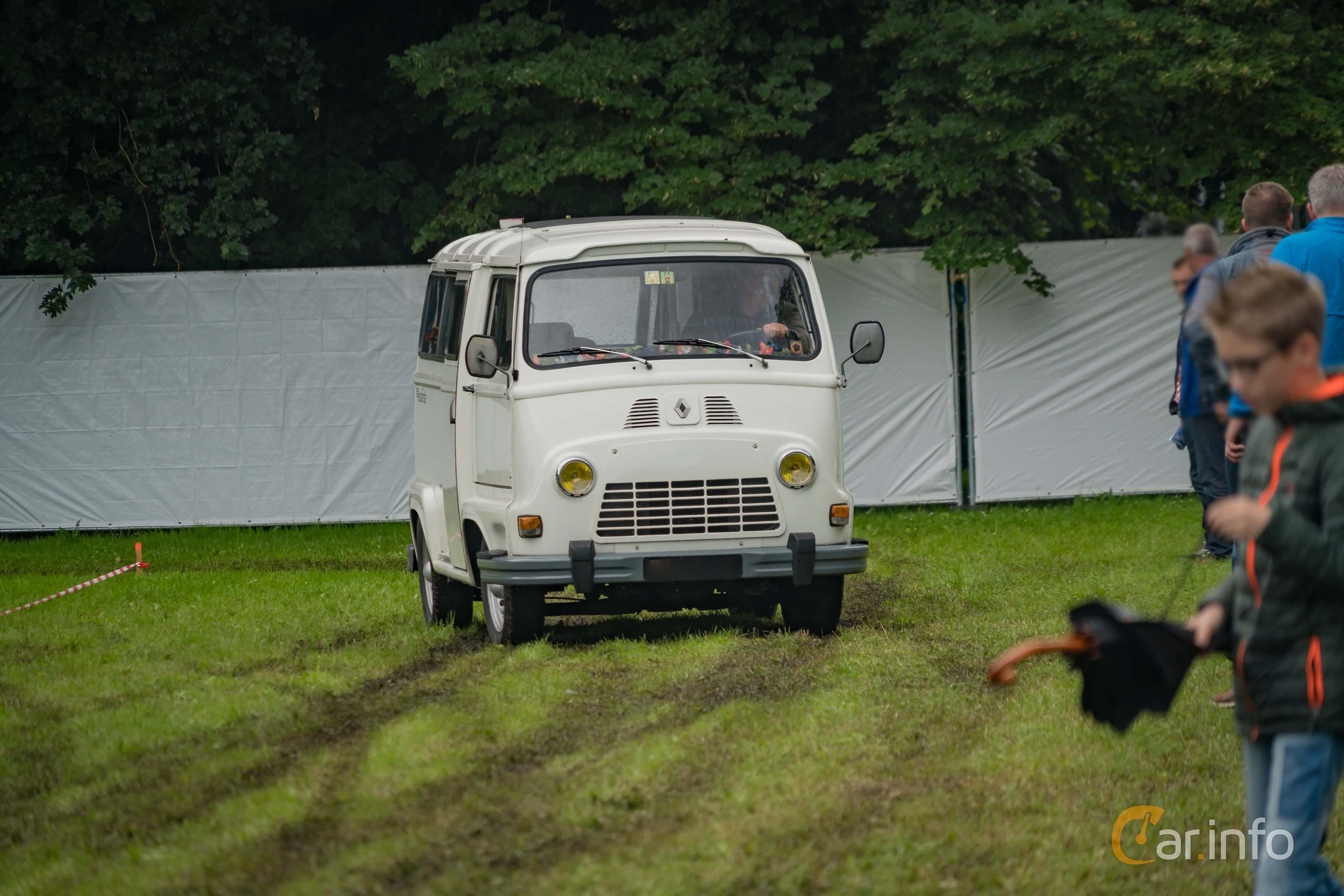 Renault Estafette Minibus 1.3 Manual, 54hp, 1974