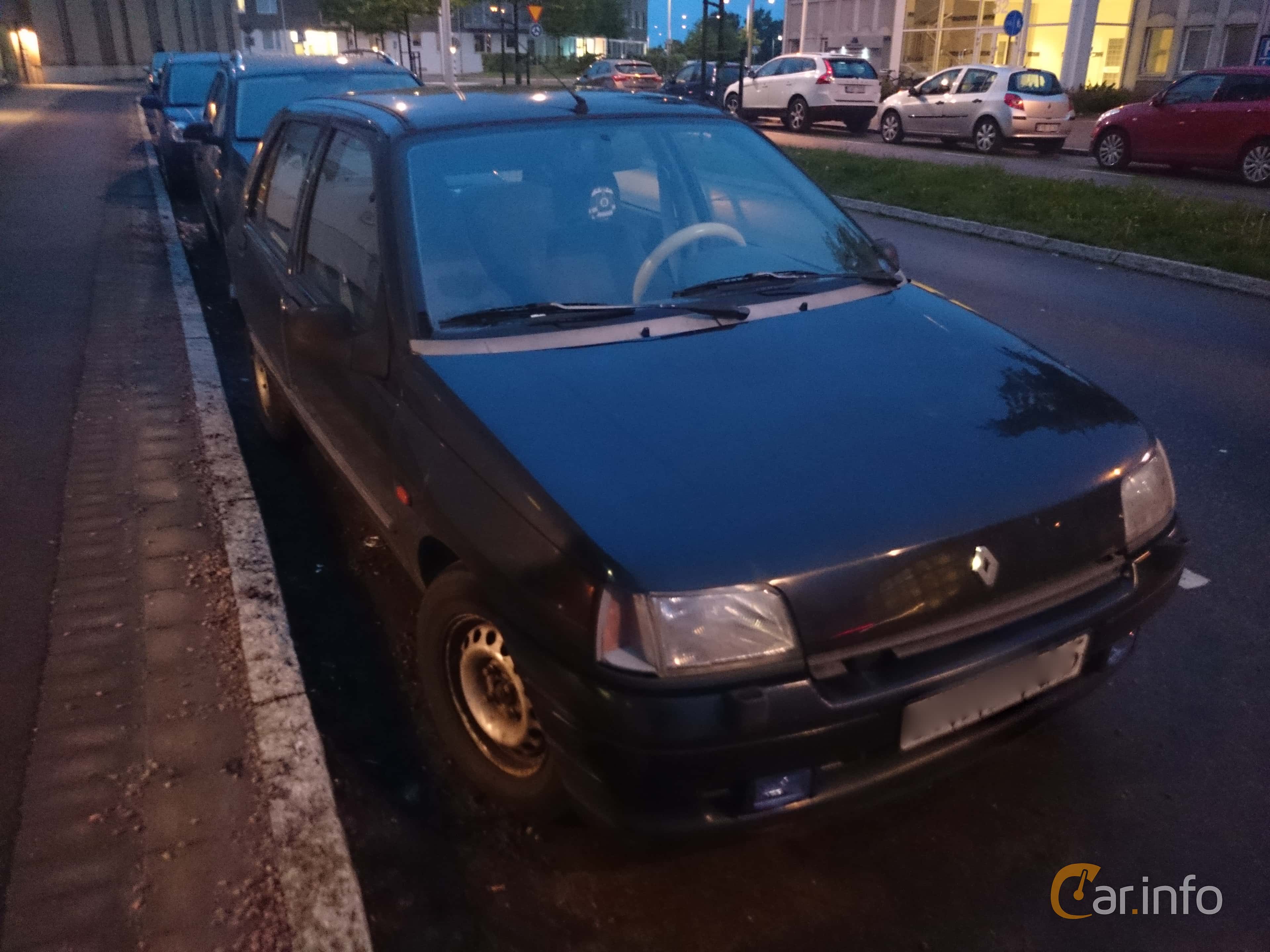 Renault Clio 5-door Hatchback 1.4 Manual, 79hp, 1994