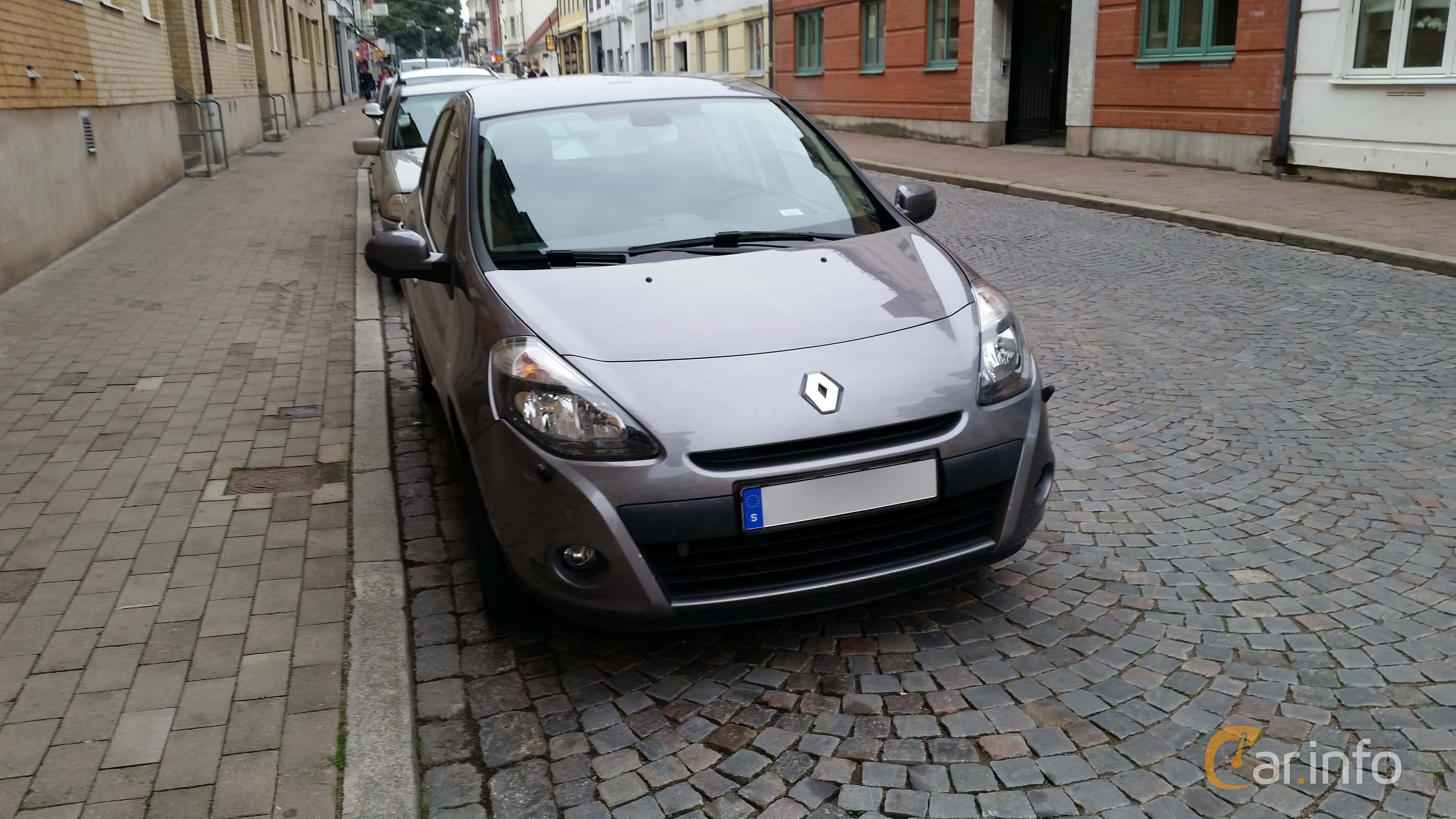 Renault Clio 5-door Hatchback 1.2 E85 Manual, 75hp, 2010