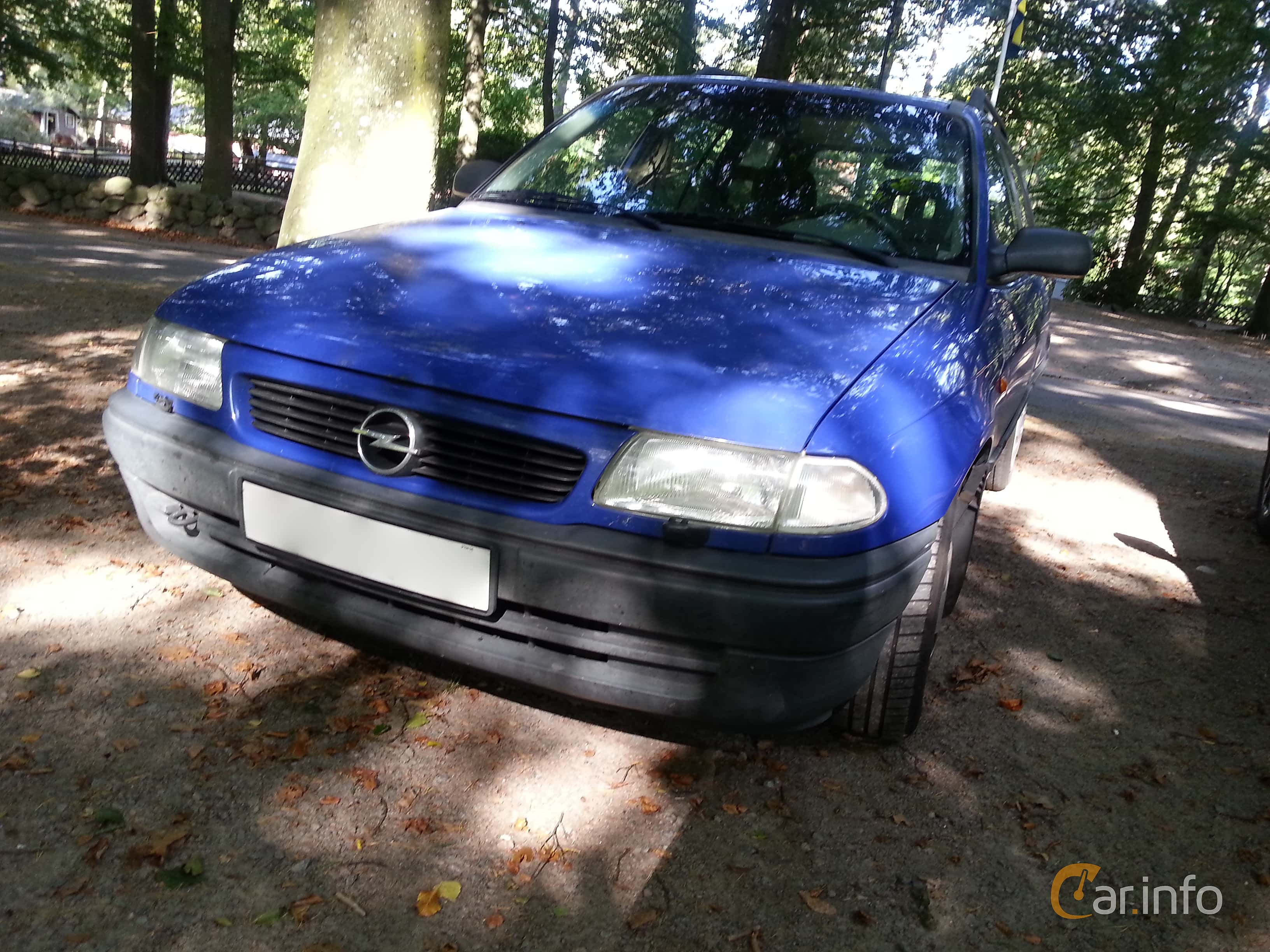 Opel Astra Caravan 1.6 Manual, 101hp, 1997